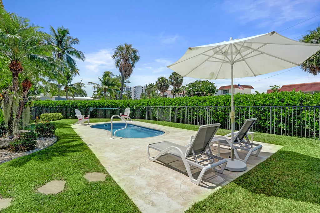 Photo of 1900 N RIVERSIDE Drive, Pompano Beach, FL 33062 (MLS # B26073682)