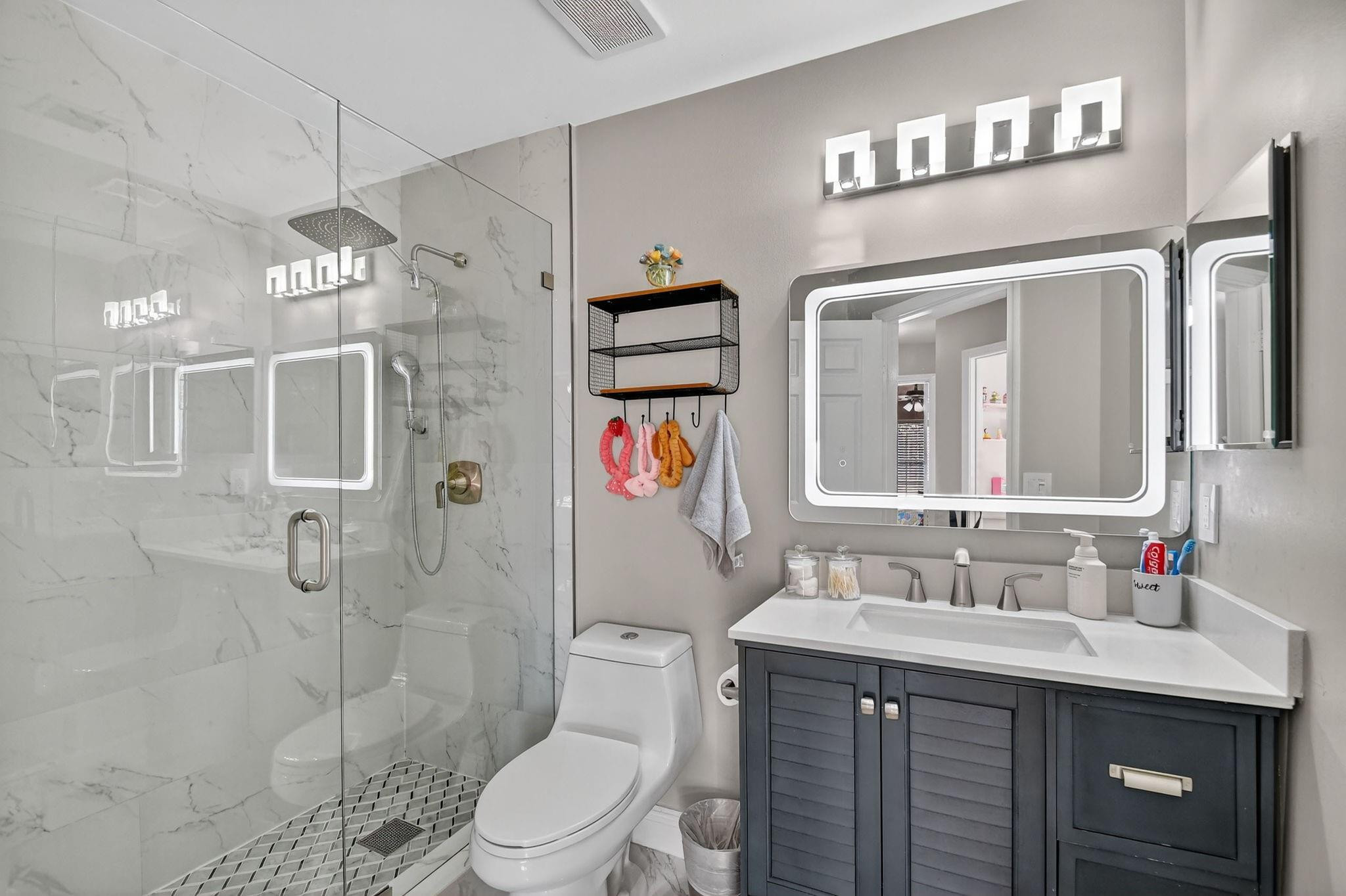 CHARTER CLUB OF PALMBEACH - Residential