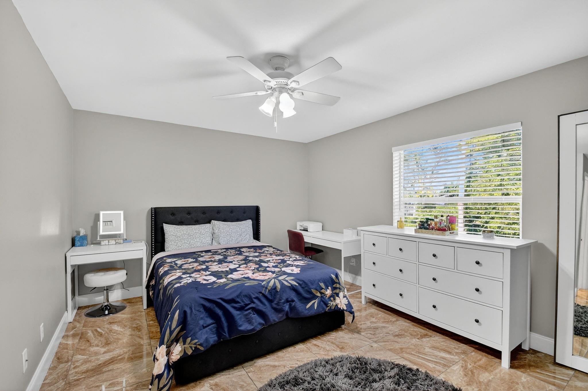 CHARTER CLUB OF PALMBEACH - Residential