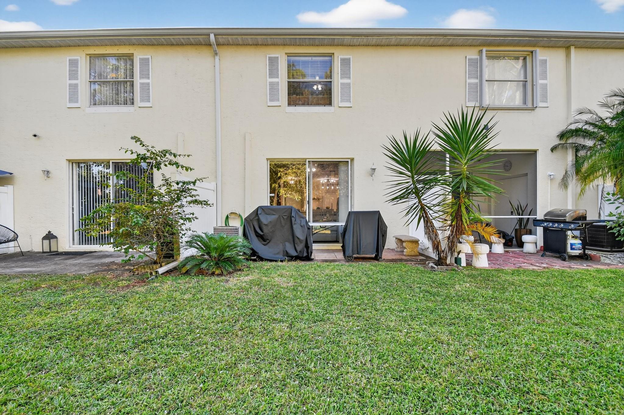 CHARTER CLUB OF PALMBEACH - Residential