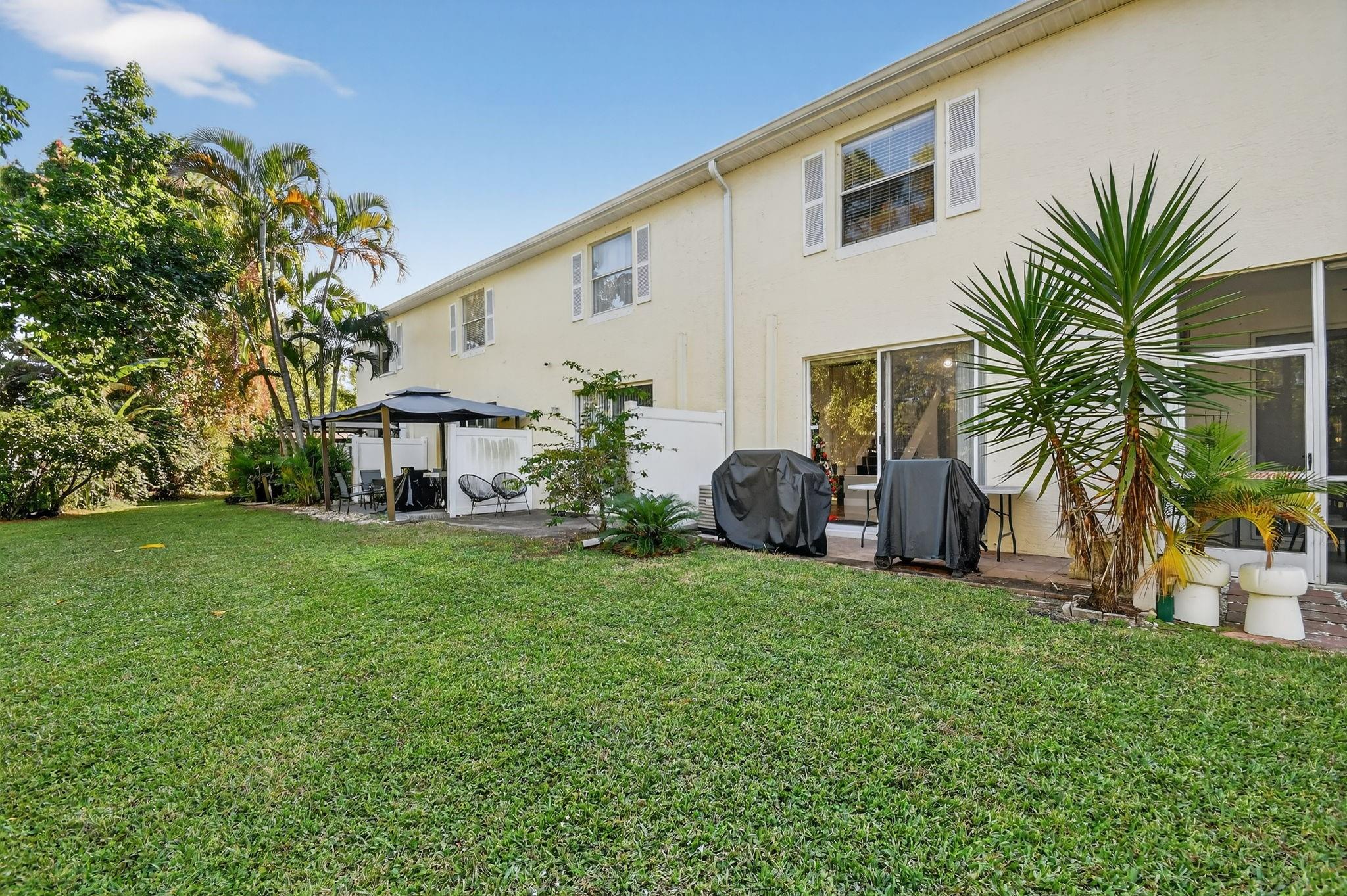 CHARTER CLUB OF PALMBEACH - Residential