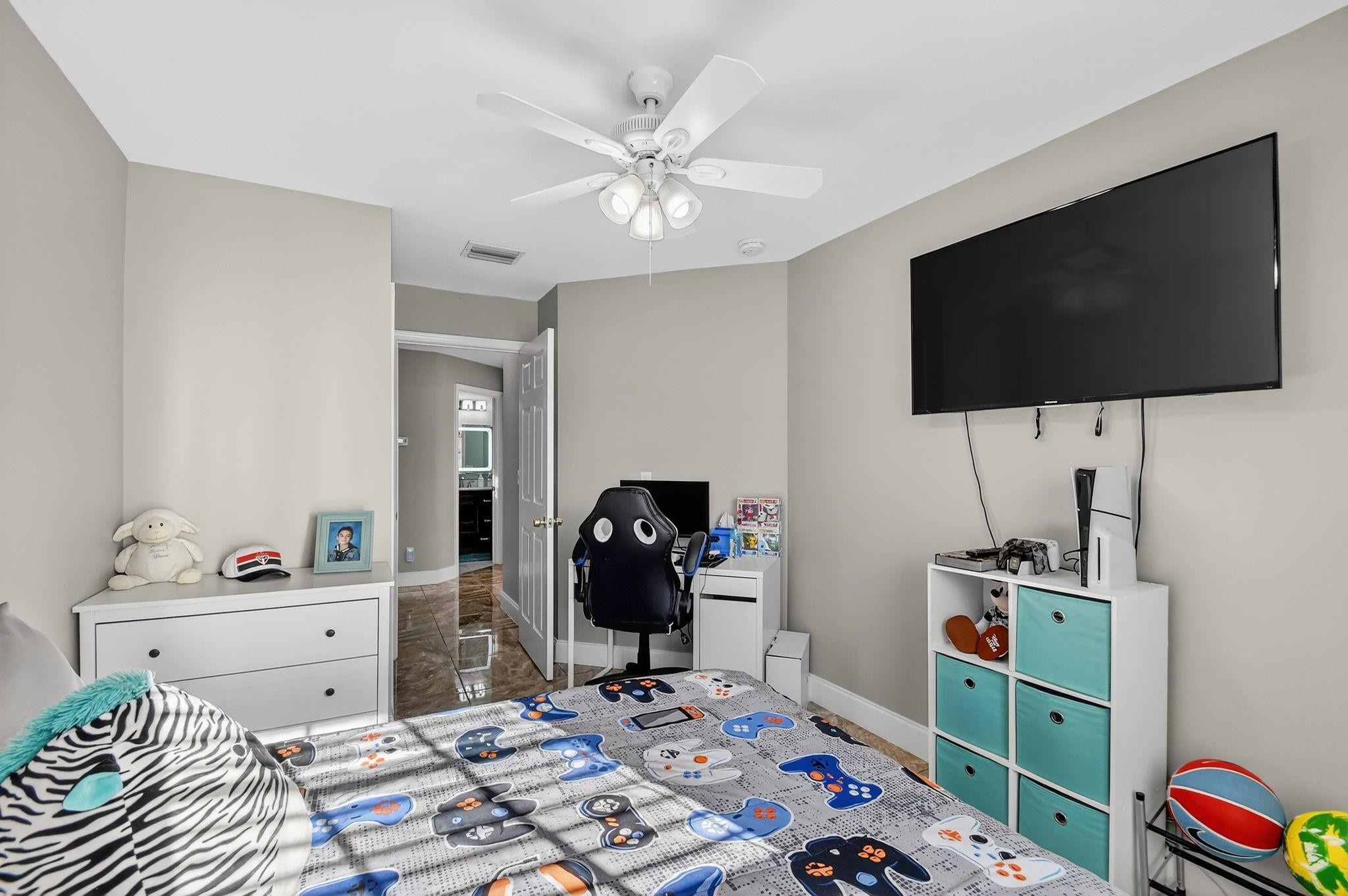 CHARTER CLUB OF PALMBEACH - Residential