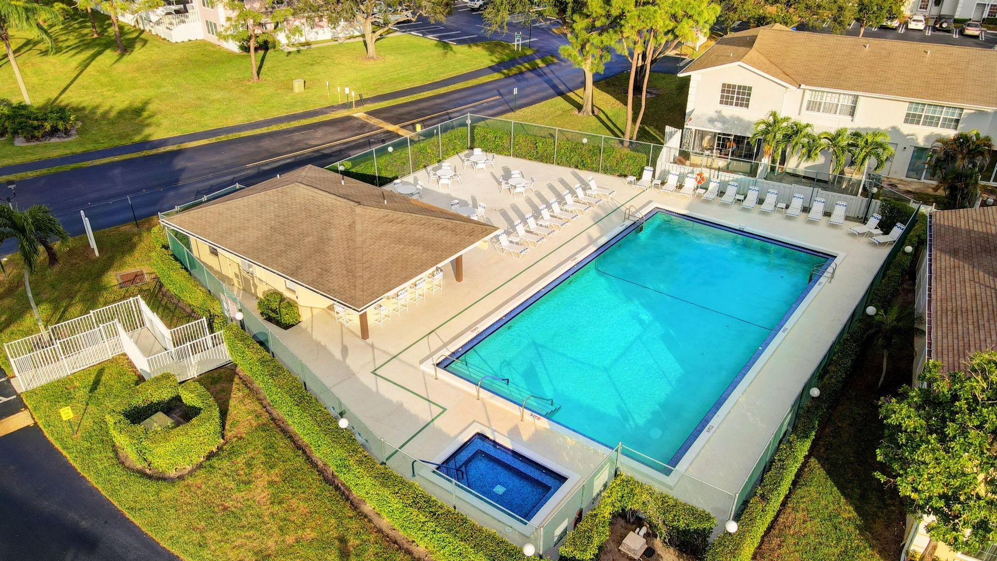 CHARTER CLUB OF PALMBEACH - Residential