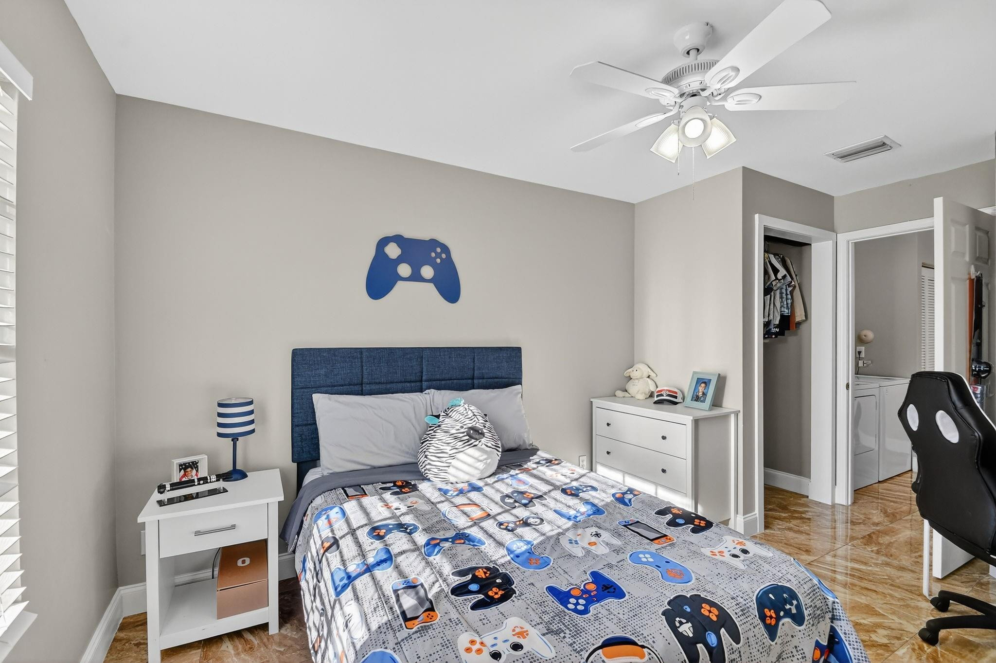 CHARTER CLUB OF PALMBEACH - Residential