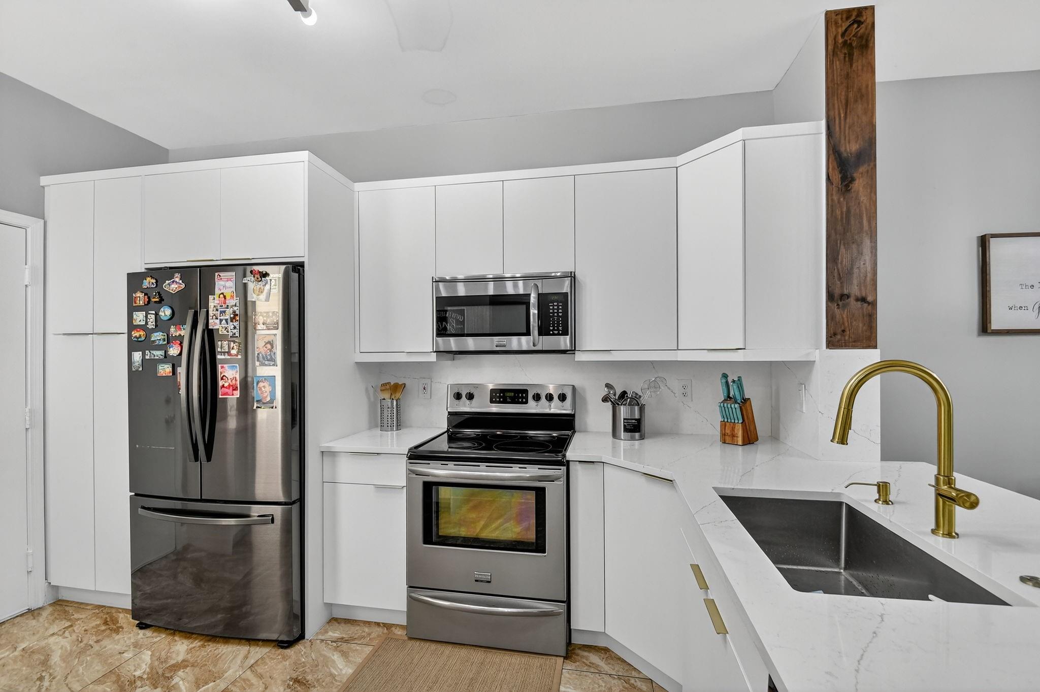 CHARTER CLUB OF PALMBEACH - Residential