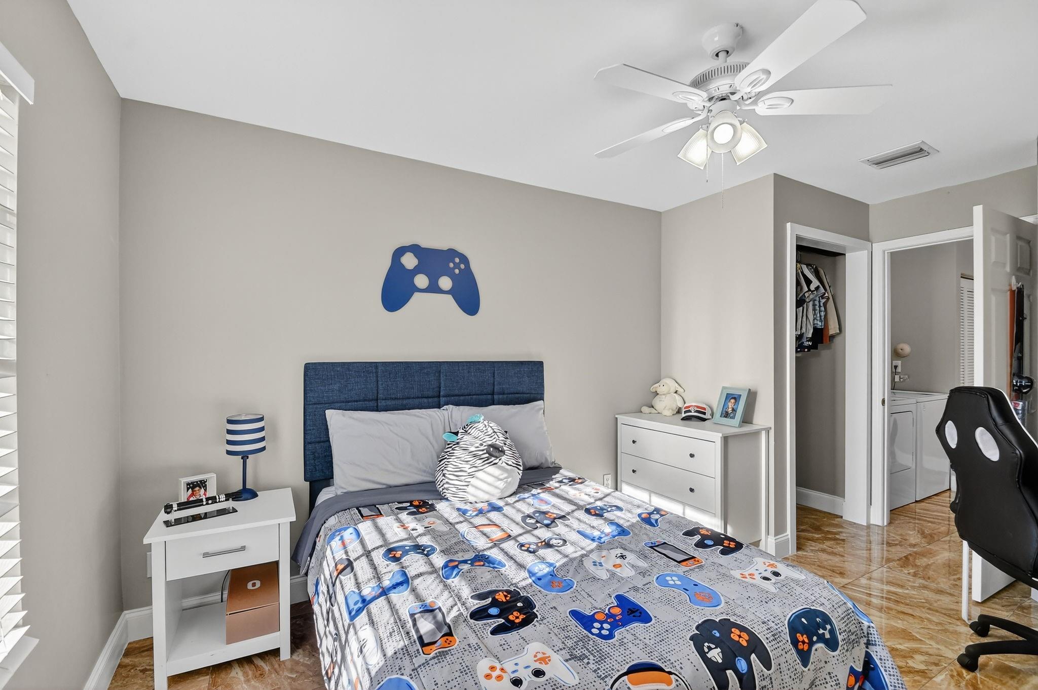 CHARTER CLUB OF PALMBEACH - Residential