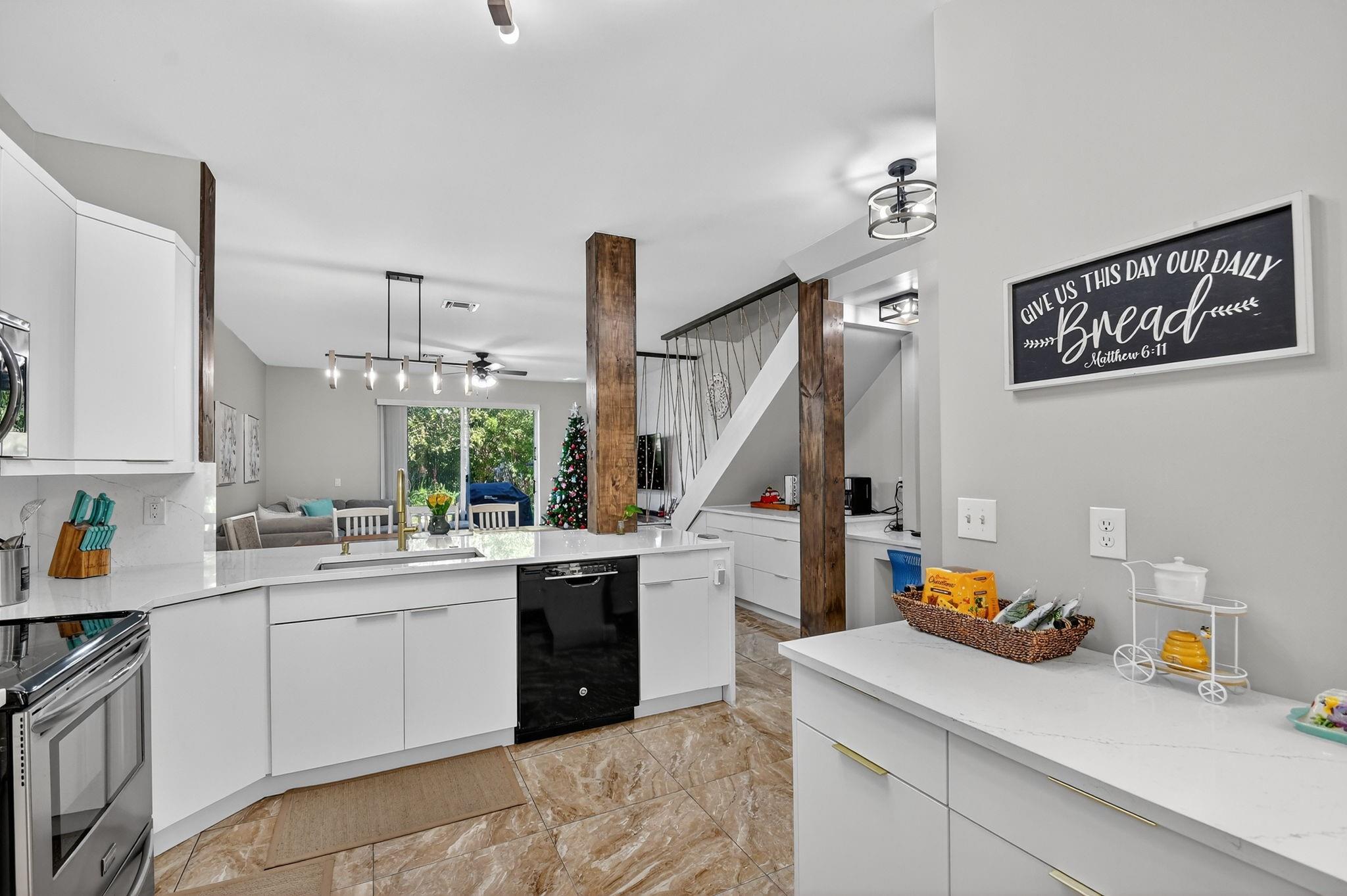 CHARTER CLUB OF PALMBEACH - Residential