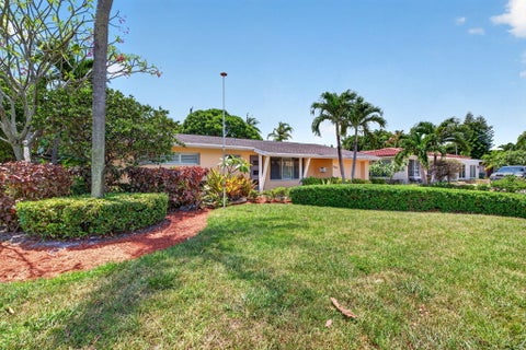 Photo of 1858 NE 34TH Street, Oakland Park, FL 33306 (MLS # B26064228)
