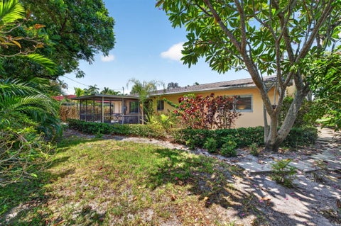 Tiny photo for 1858 NE 34TH Street, Oakland Park, FL 33306 (MLS # B26064228)