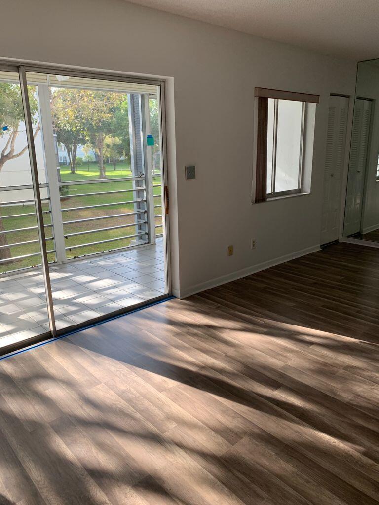 BARRINGTON AT POINCIANA COND - Residential Lease