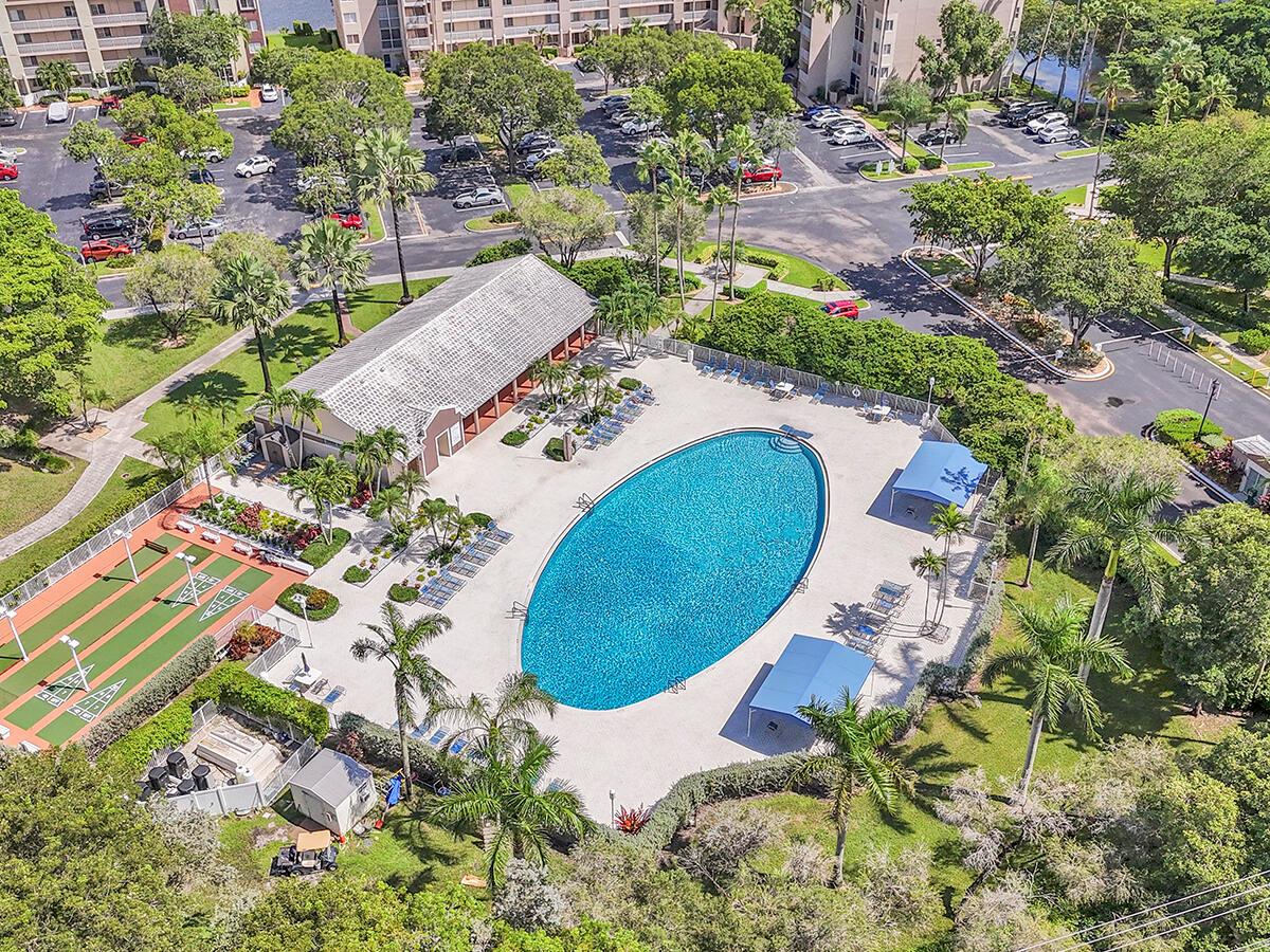 TRENT CONDOMINIUM - Residential