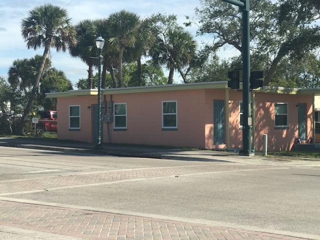 Photo of 438 N 7th Street #B, Fort Pierce, FL 34950 (MLS # R11051003)