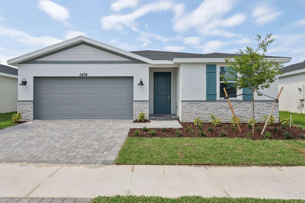 Photo of 5434 Hampton Park Circle, Vero Beach, FL 32966 (MLS # R11103103)