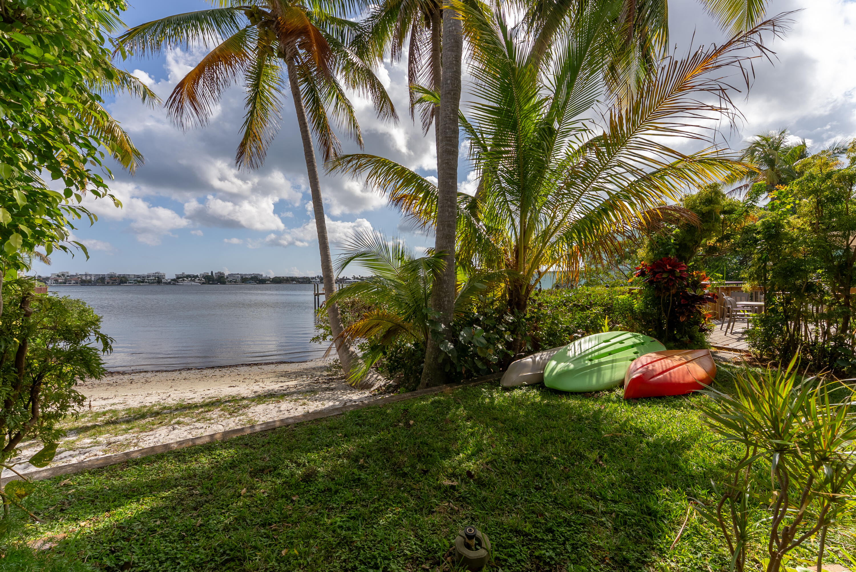 SHORE SIDE CONDO - Residential