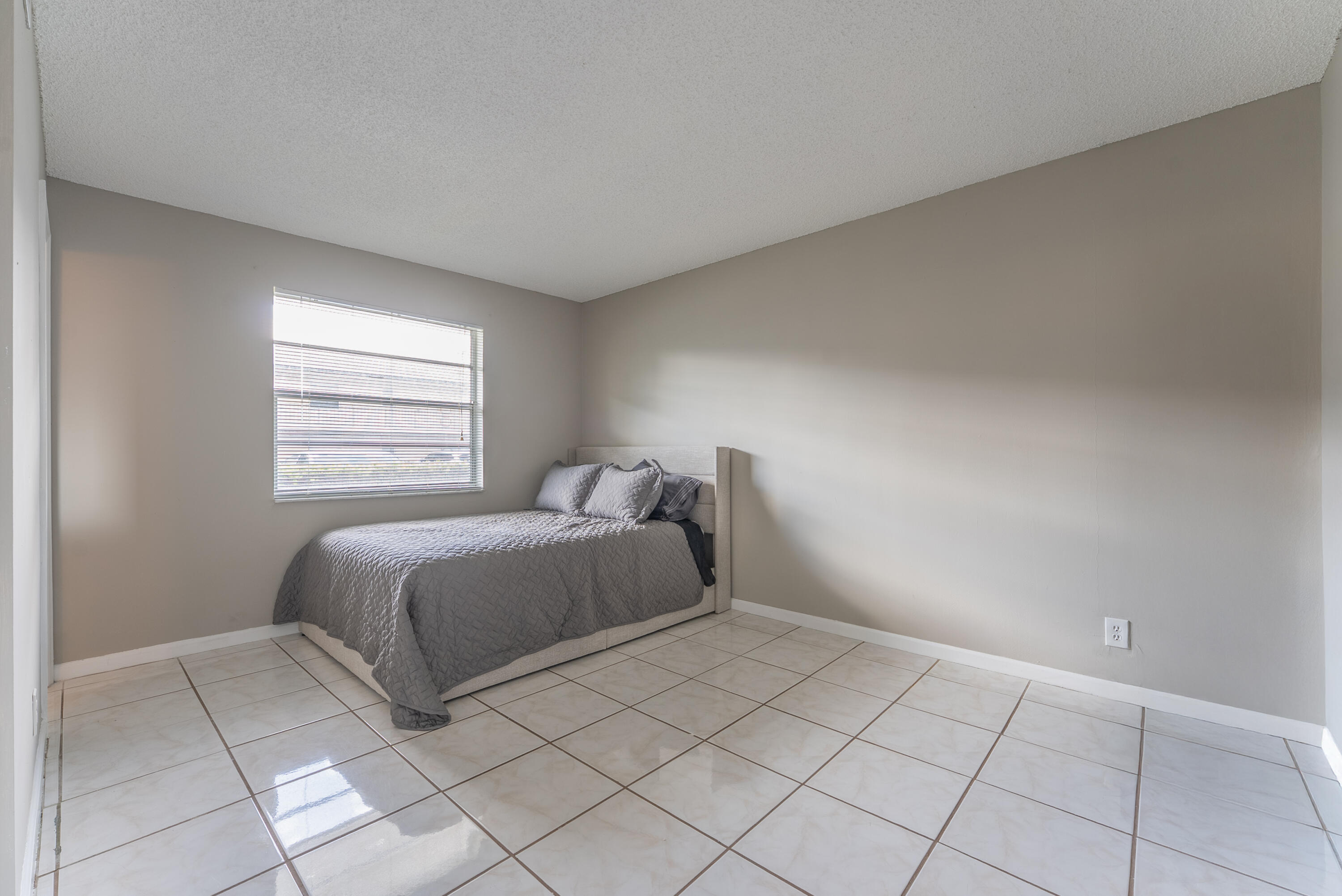 SHORE SIDE CONDO - Residential