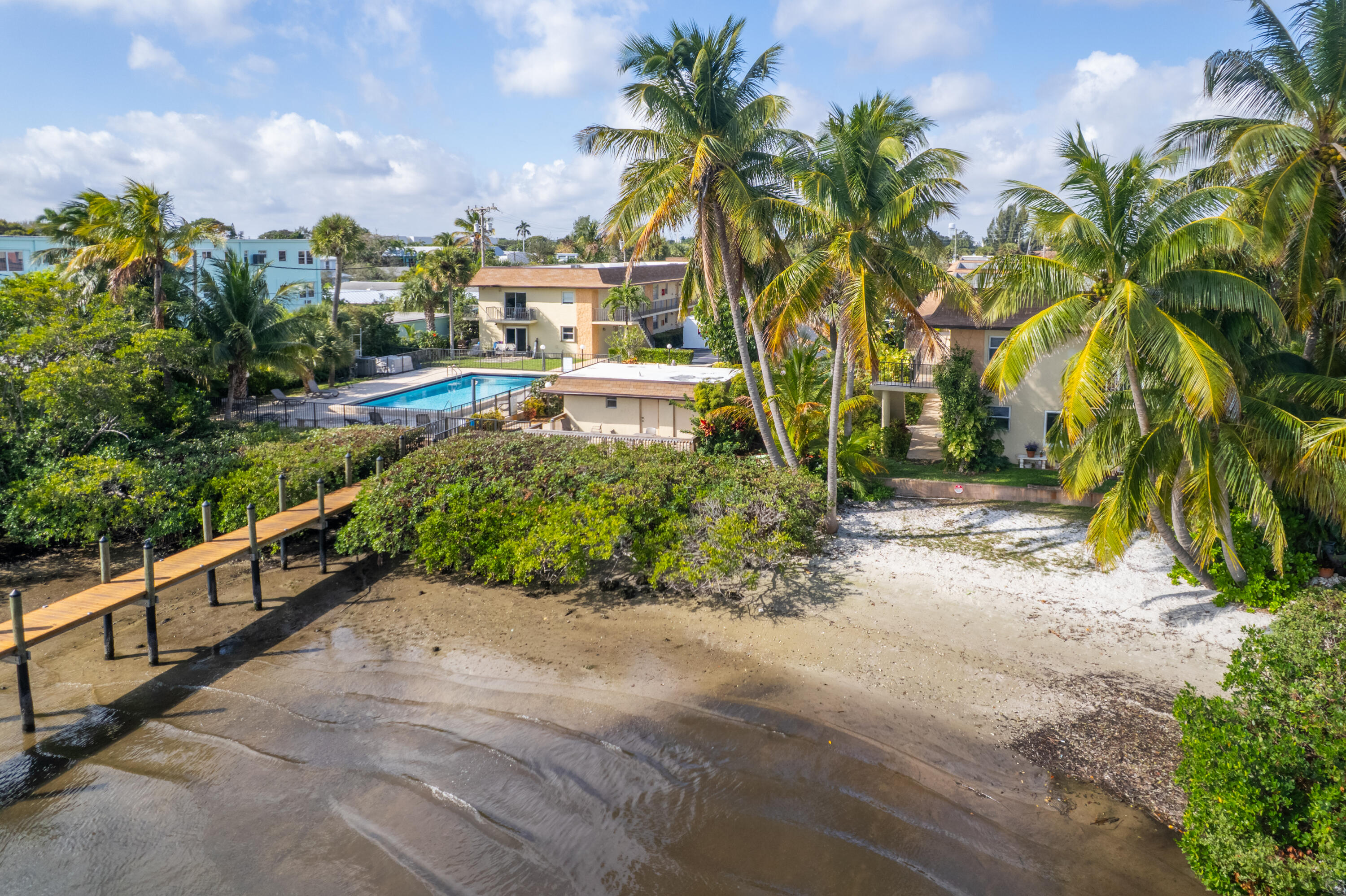 SHORE SIDE CONDO - Residential