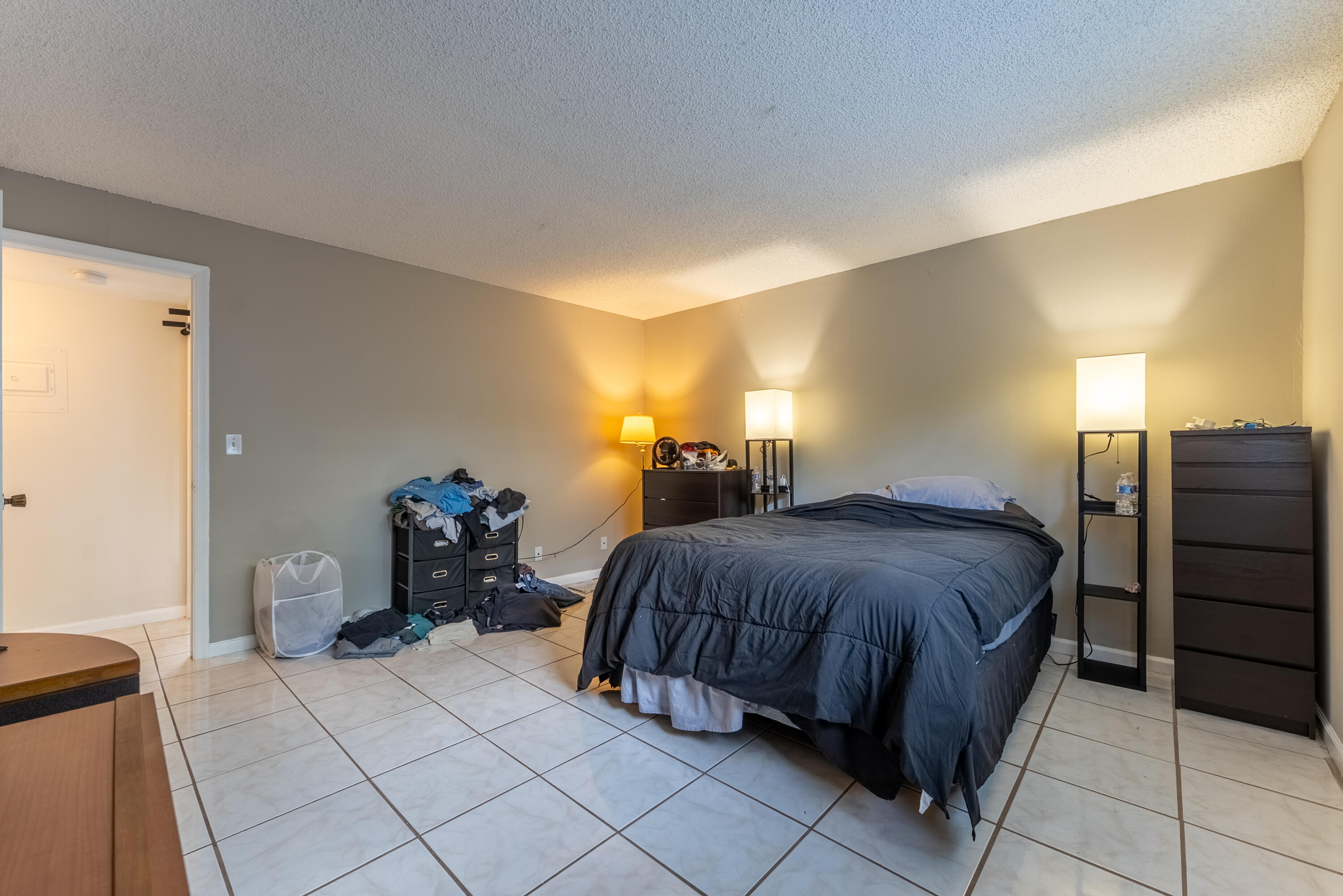 SHORE SIDE CONDO - Residential