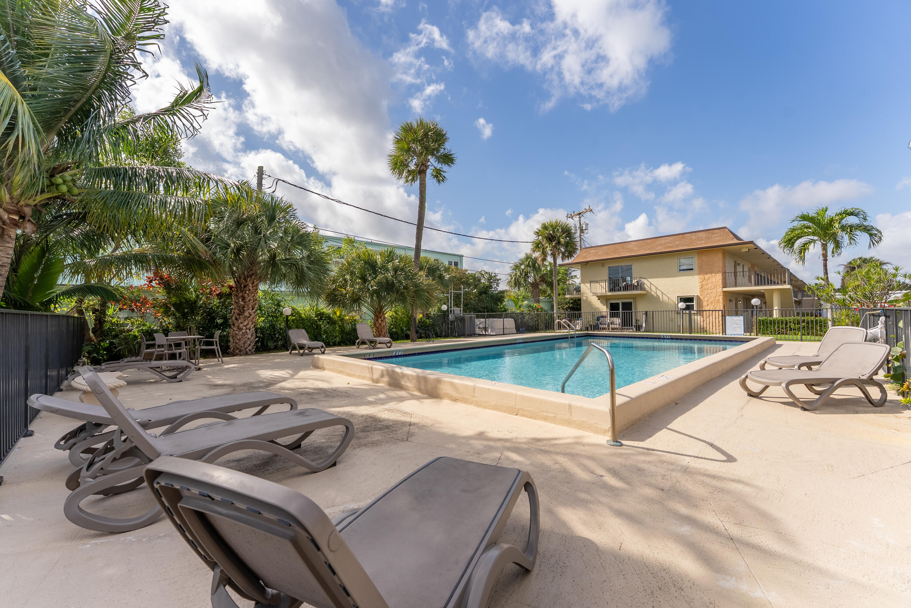 SHORE SIDE CONDO - Residential