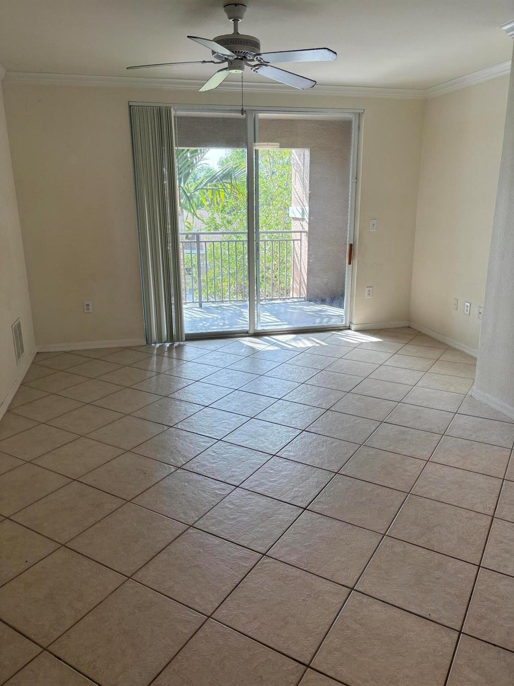 Photo of 6529 Emerald Dunes Drive #308, West Palm Beach, FL 33411 (MLS # R11112839)