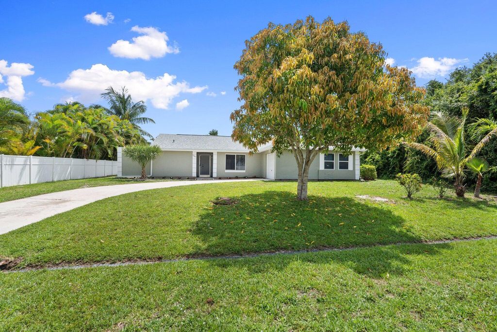 Photo of 2307 SE Seafury Lane SE, Port Saint Lucie, FL 34952 (MLS # R11095694)