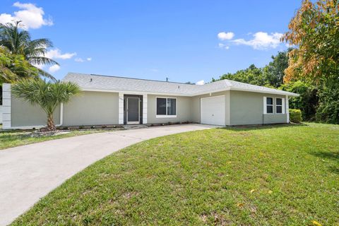 2307 SE Seafury Lane SE Port St Lucie FL 34952