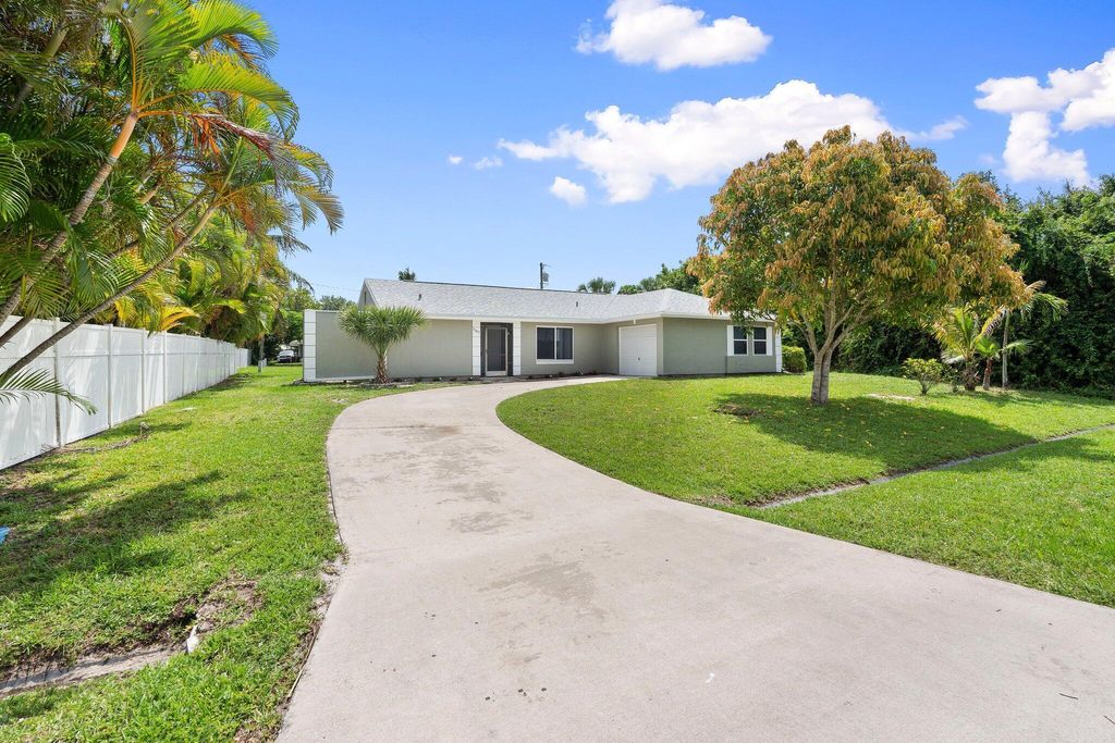 Photo of 2307 SE Seafury Lane SE, Port Saint Lucie, FL 34952 (MLS # R11095694)