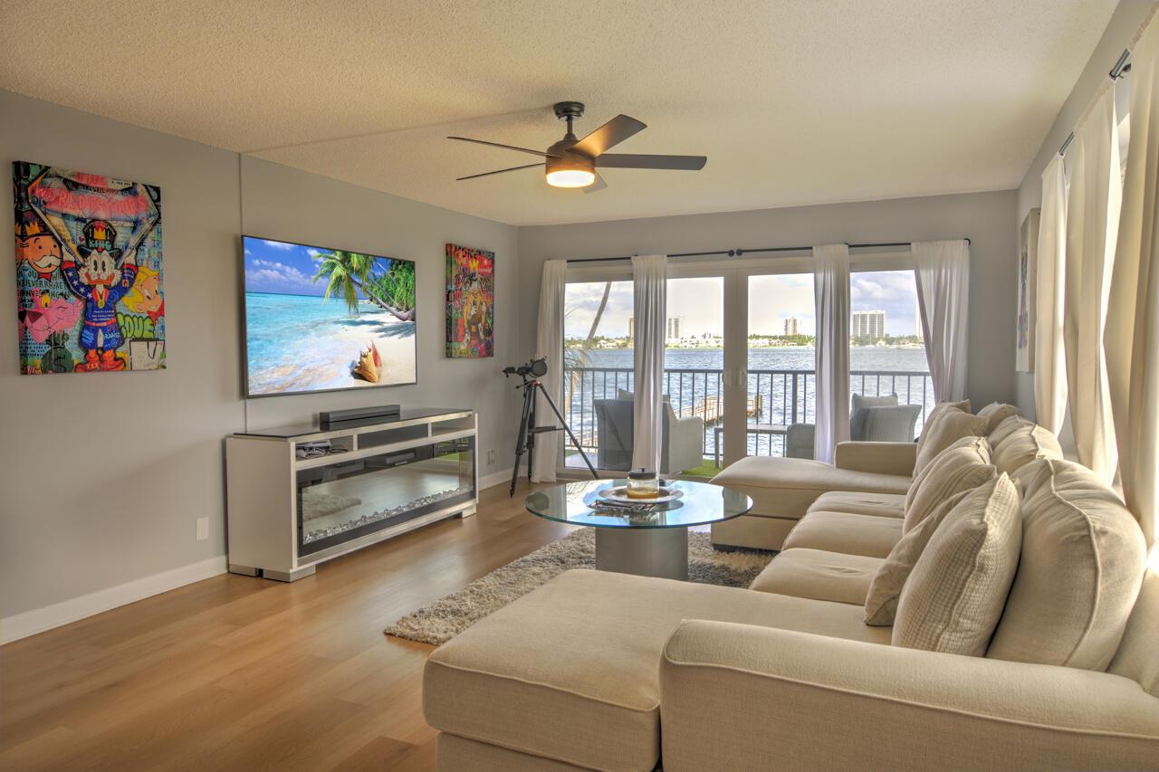 LAKE HARBOR COVE CONDO - Residential Lease