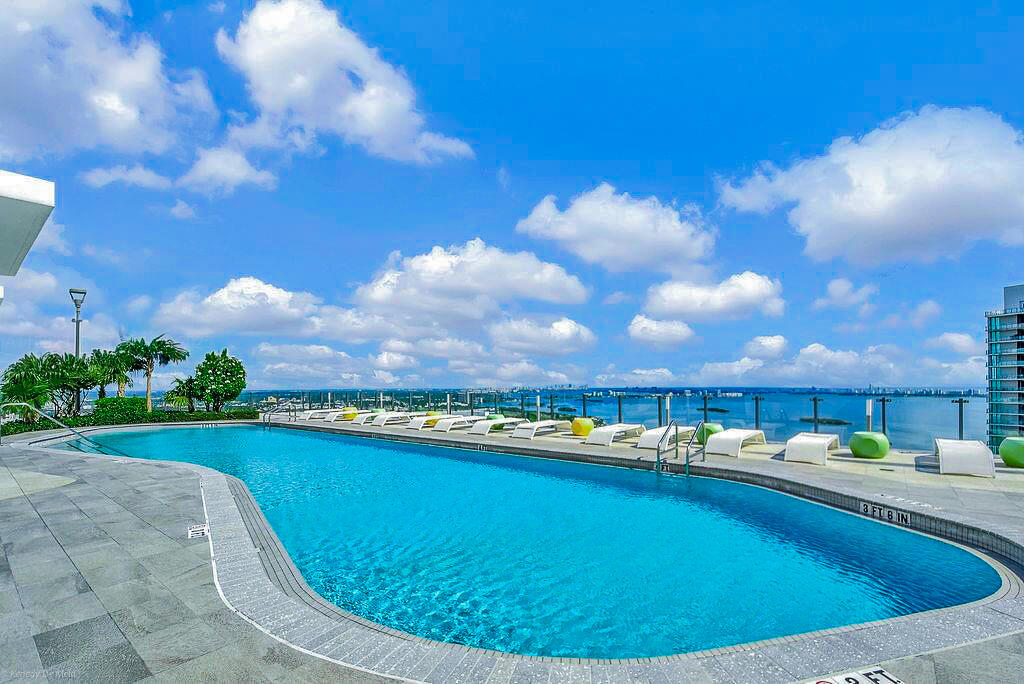 PARAISO BAYVIEWS CONDO - Residential