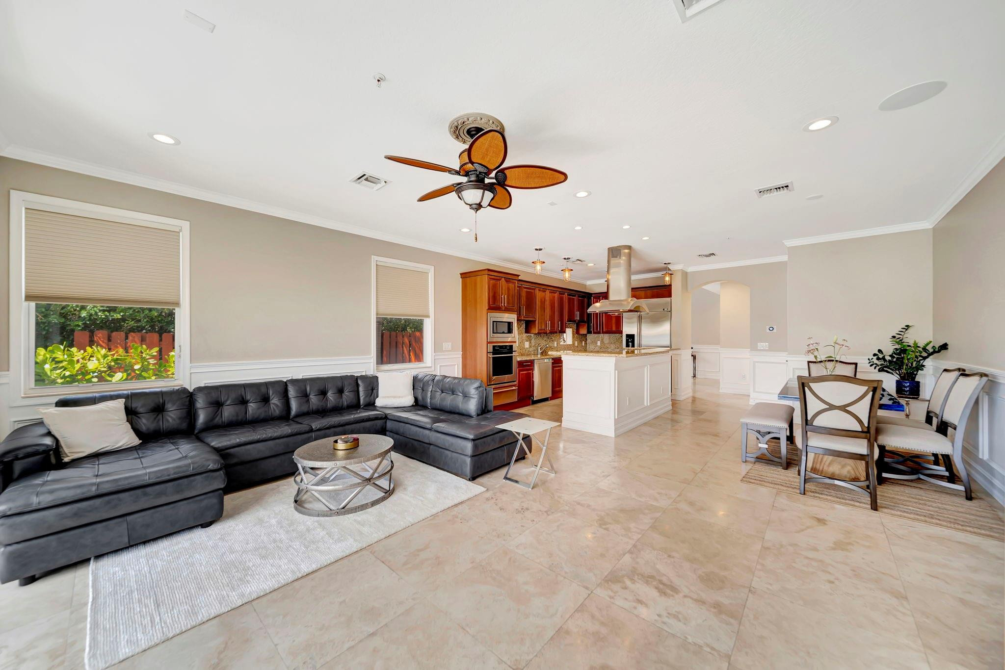 DOCKSIDE AT GRANDEUR - Residential