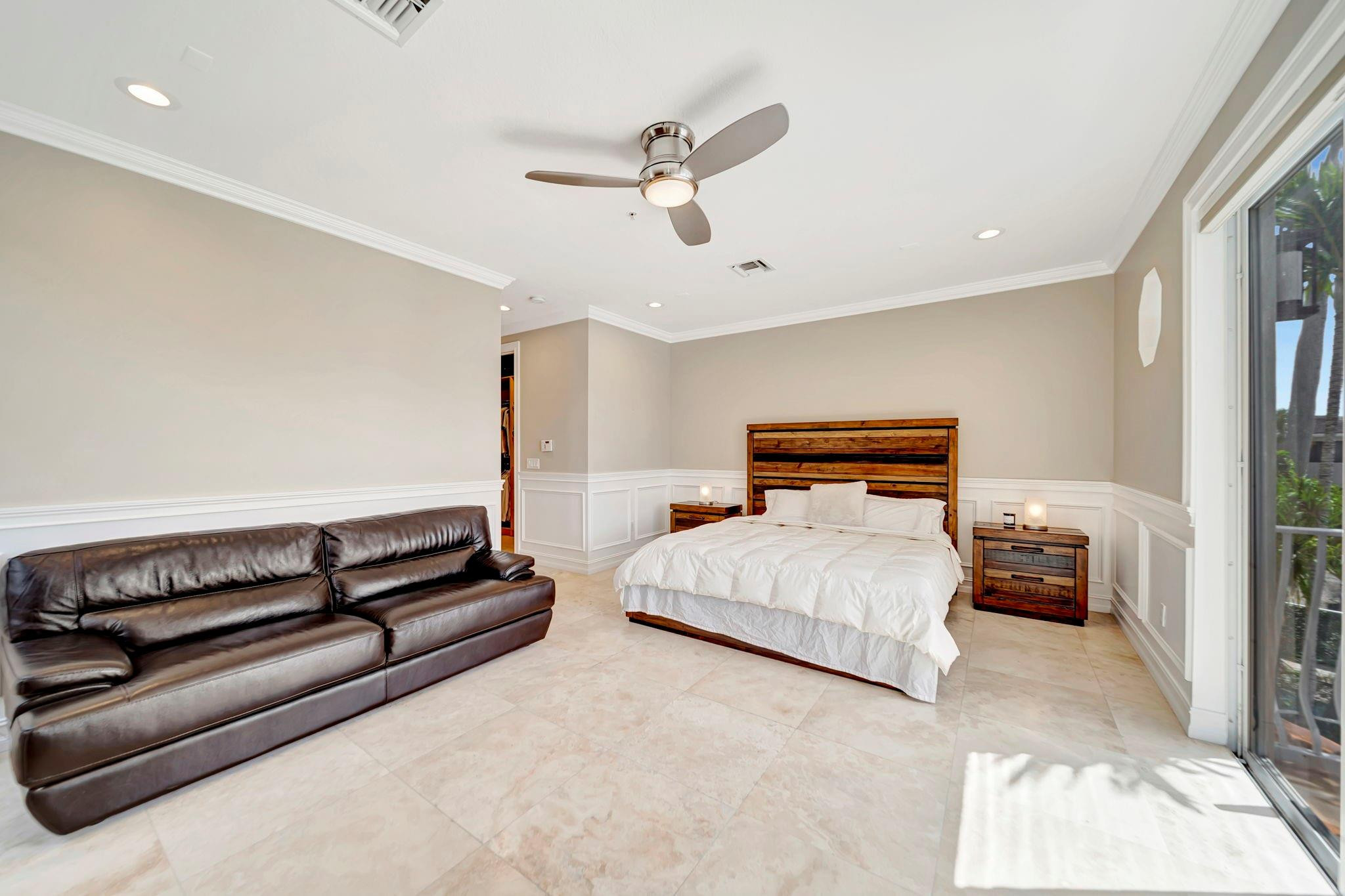 DOCKSIDE AT GRANDEUR - Residential