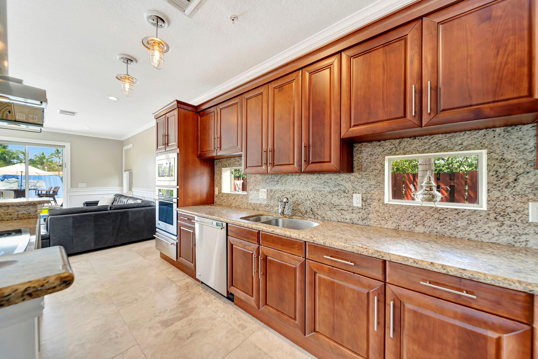 DOCKSIDE AT GRANDEUR - Residential