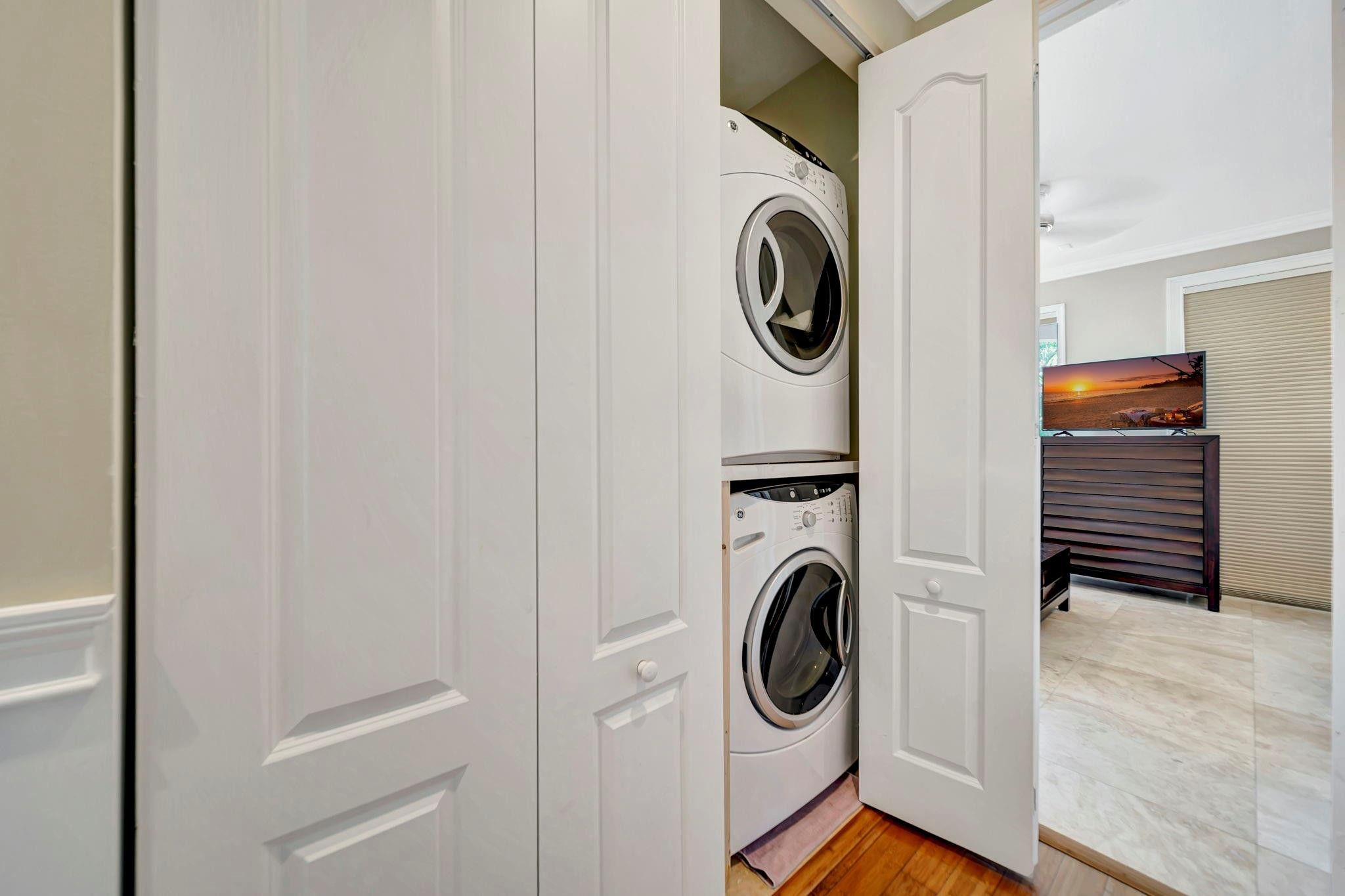 DOCKSIDE AT GRANDEUR - Residential