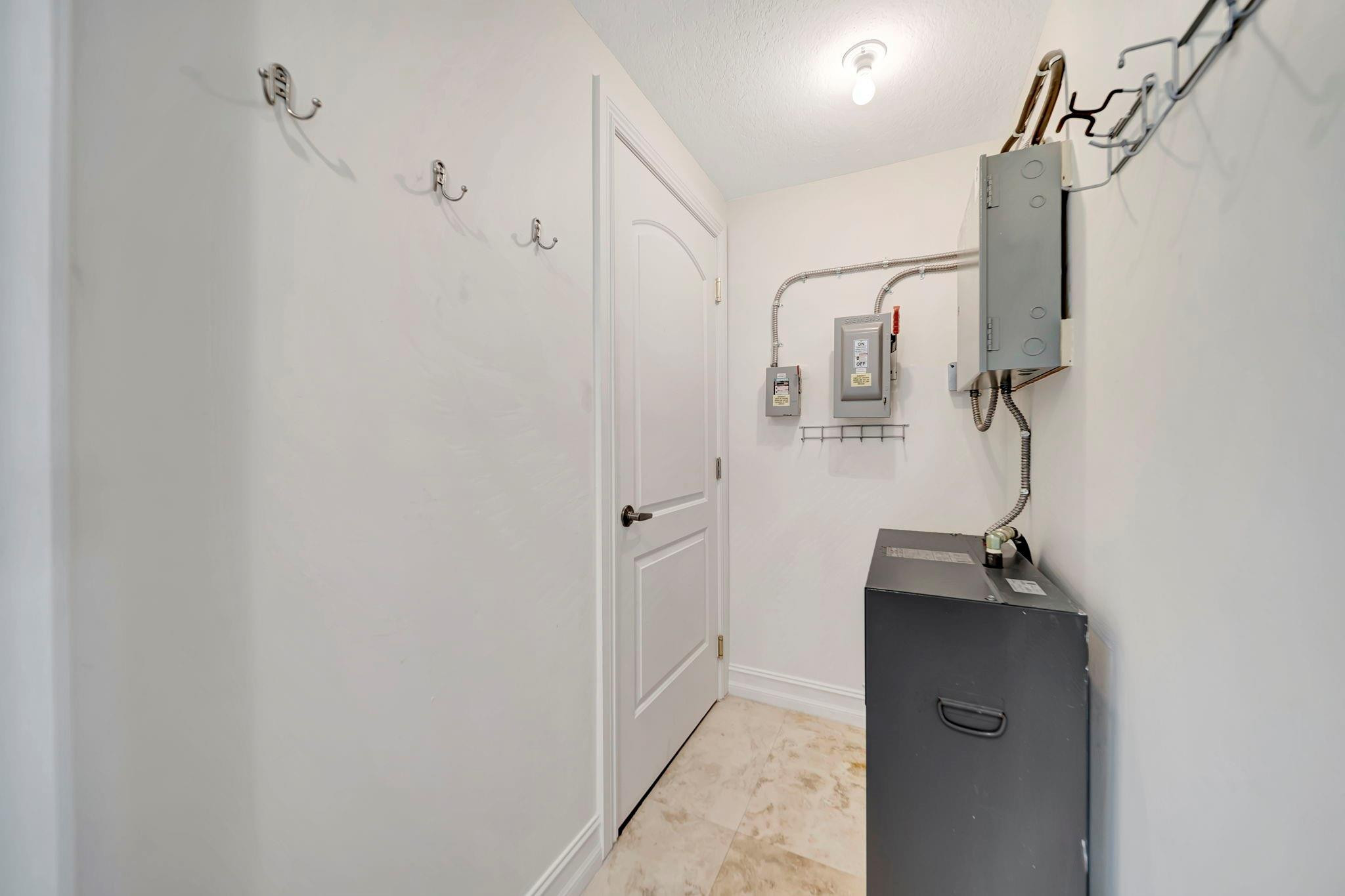 DOCKSIDE AT GRANDEUR - Residential