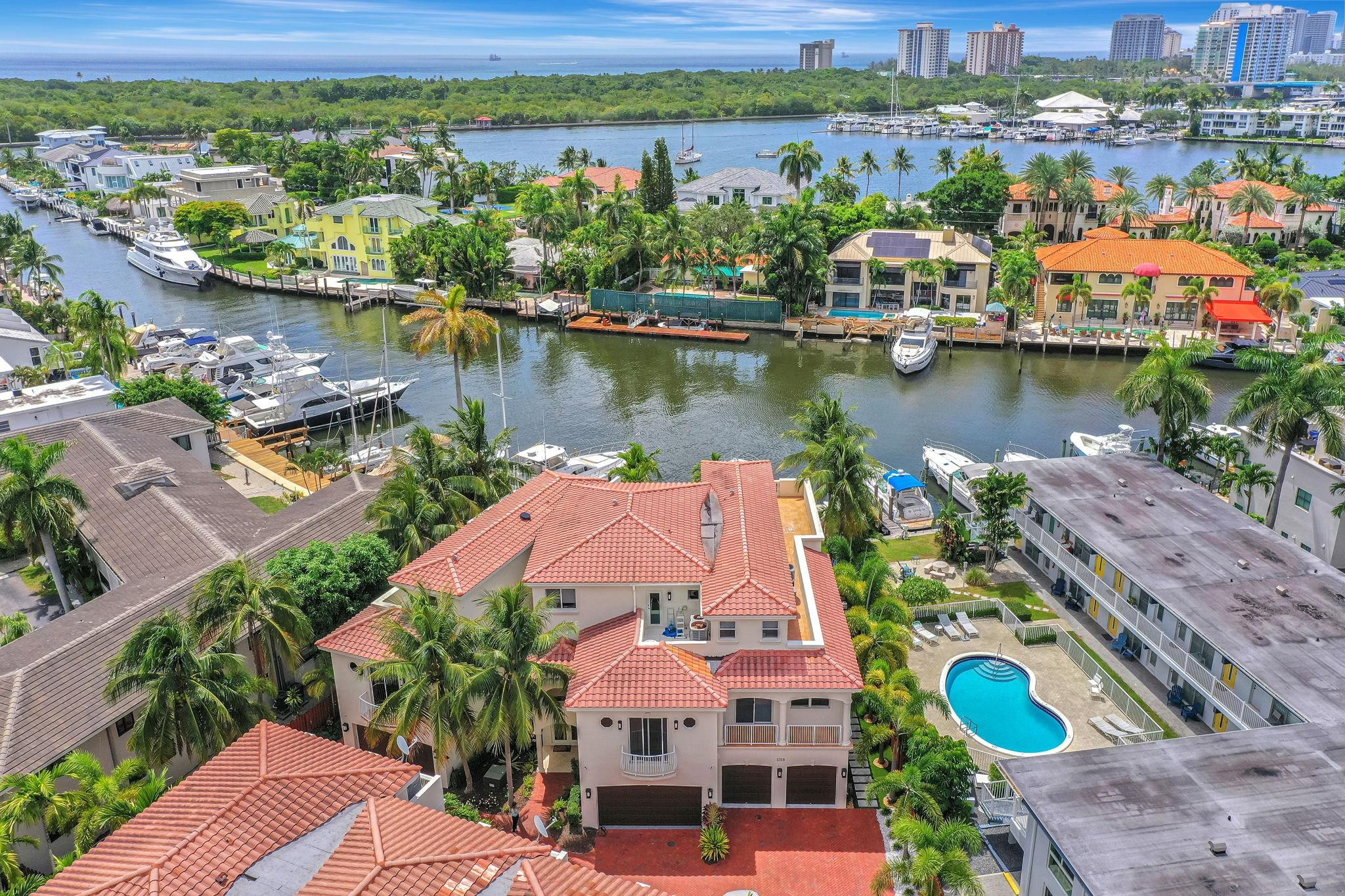 DOCKSIDE AT GRANDEUR - Residential