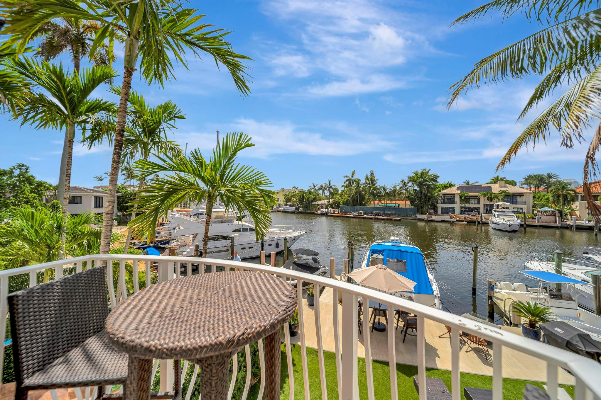 DOCKSIDE AT GRANDEUR - Residential