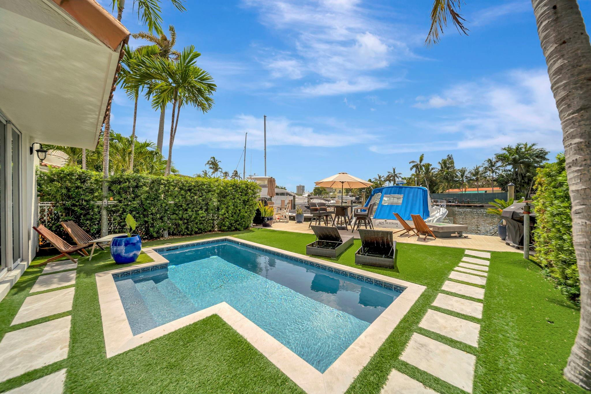 DOCKSIDE AT GRANDEUR - Residential