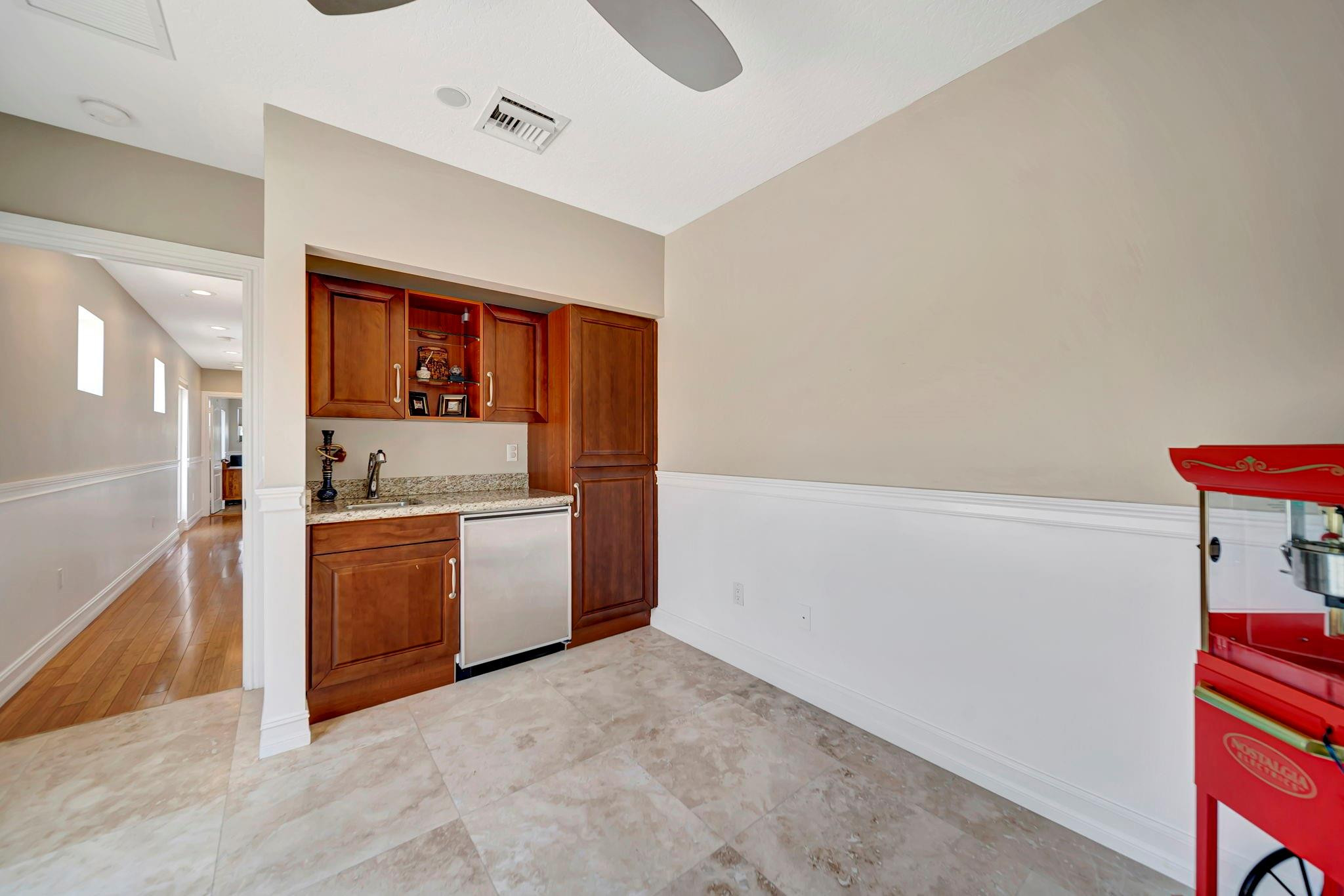 DOCKSIDE AT GRANDEUR - Residential