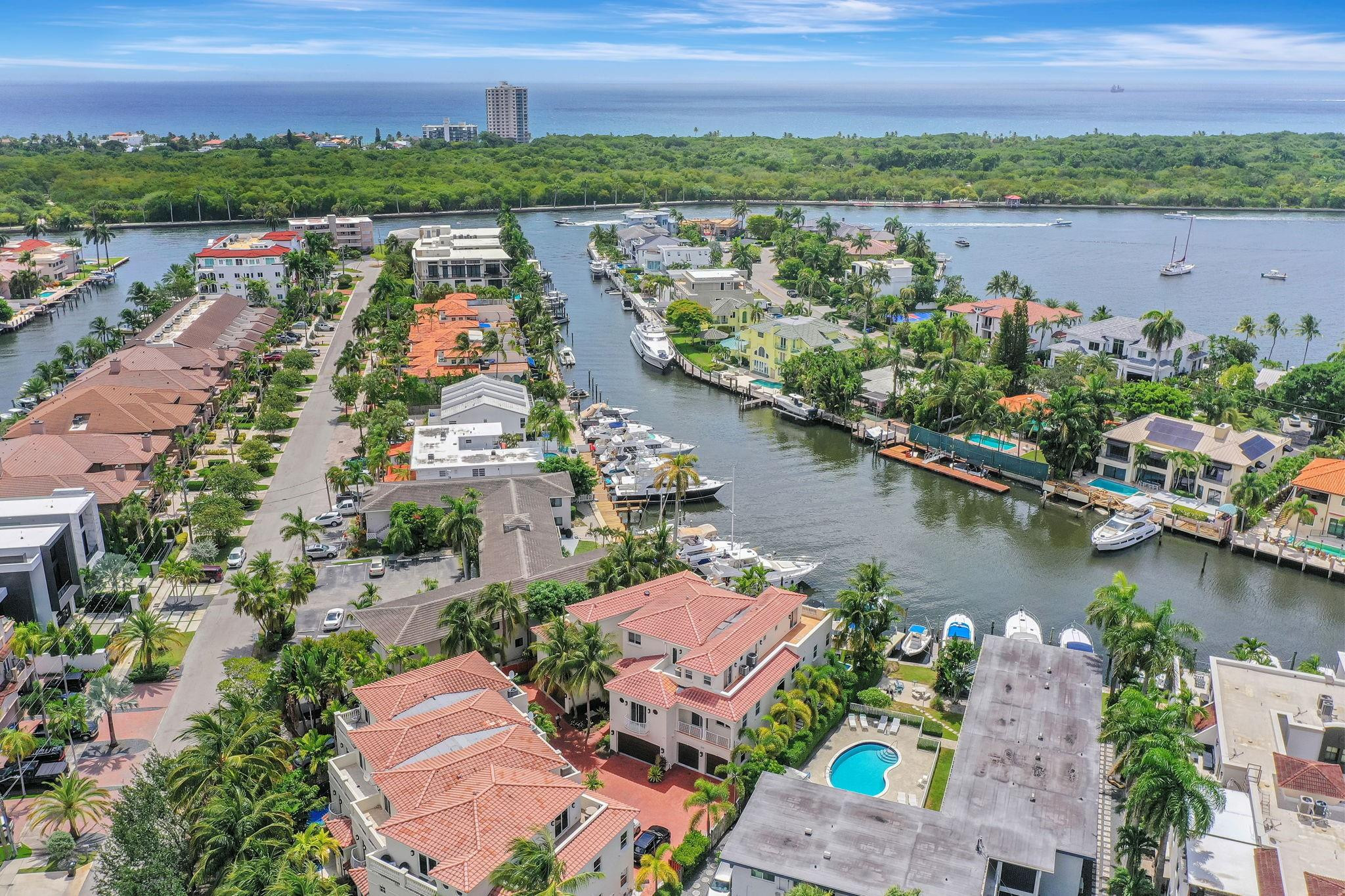 DOCKSIDE AT GRANDEUR - Residential