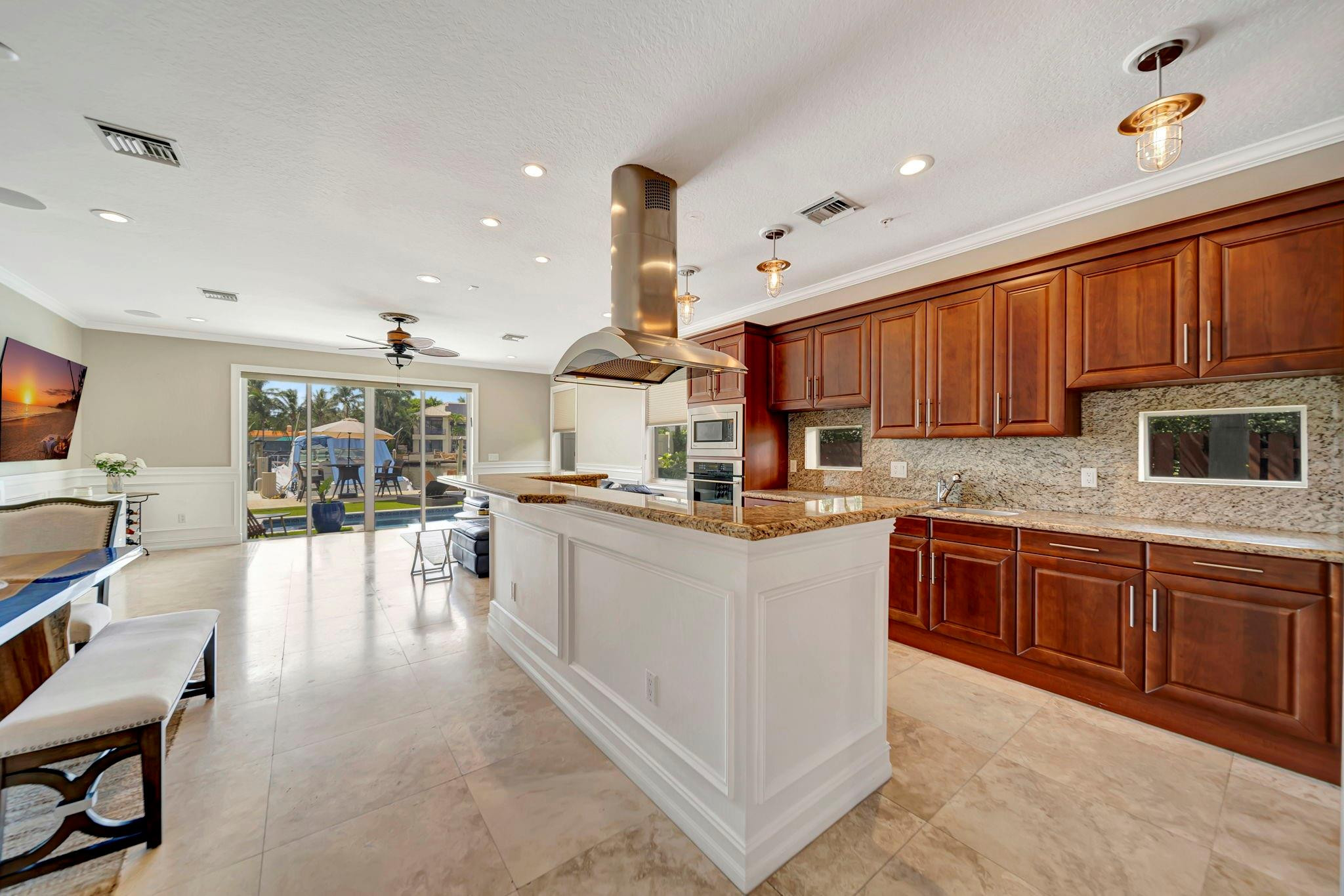 DOCKSIDE AT GRANDEUR - Residential