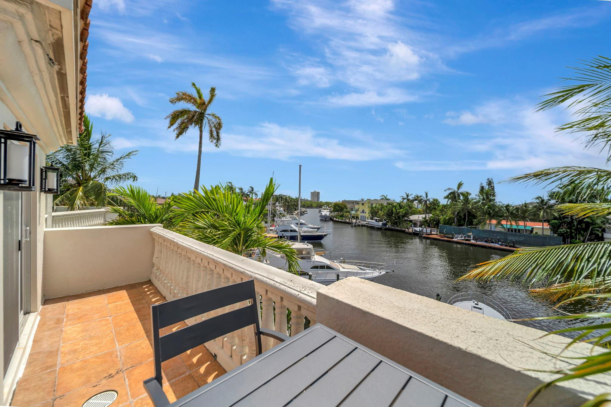 DOCKSIDE AT GRANDEUR - Residential