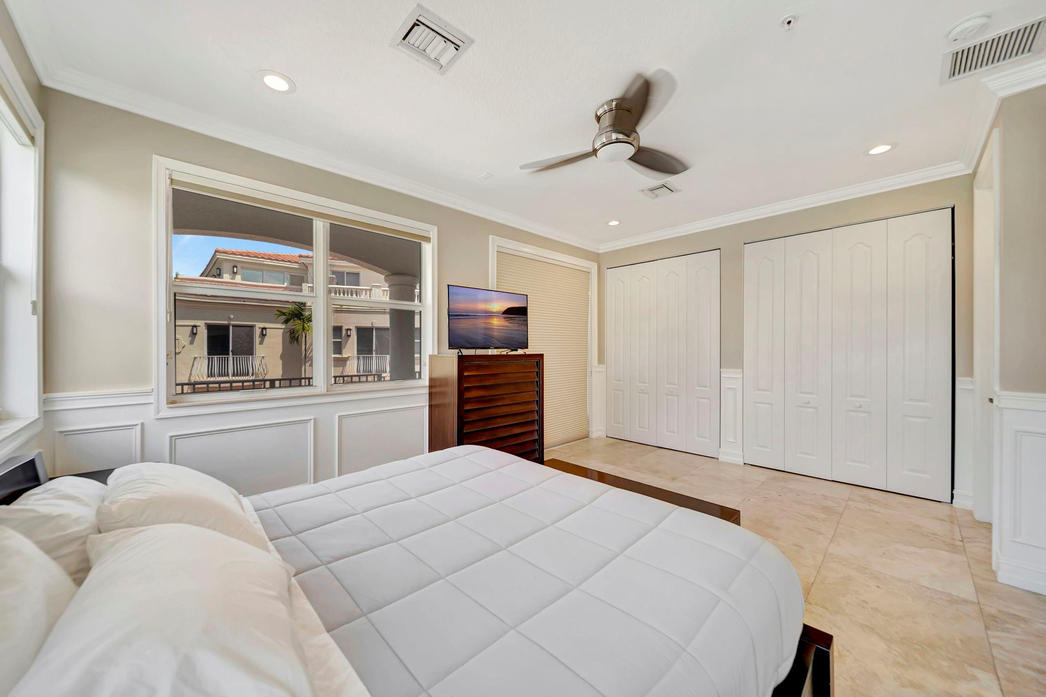 DOCKSIDE AT GRANDEUR - Residential