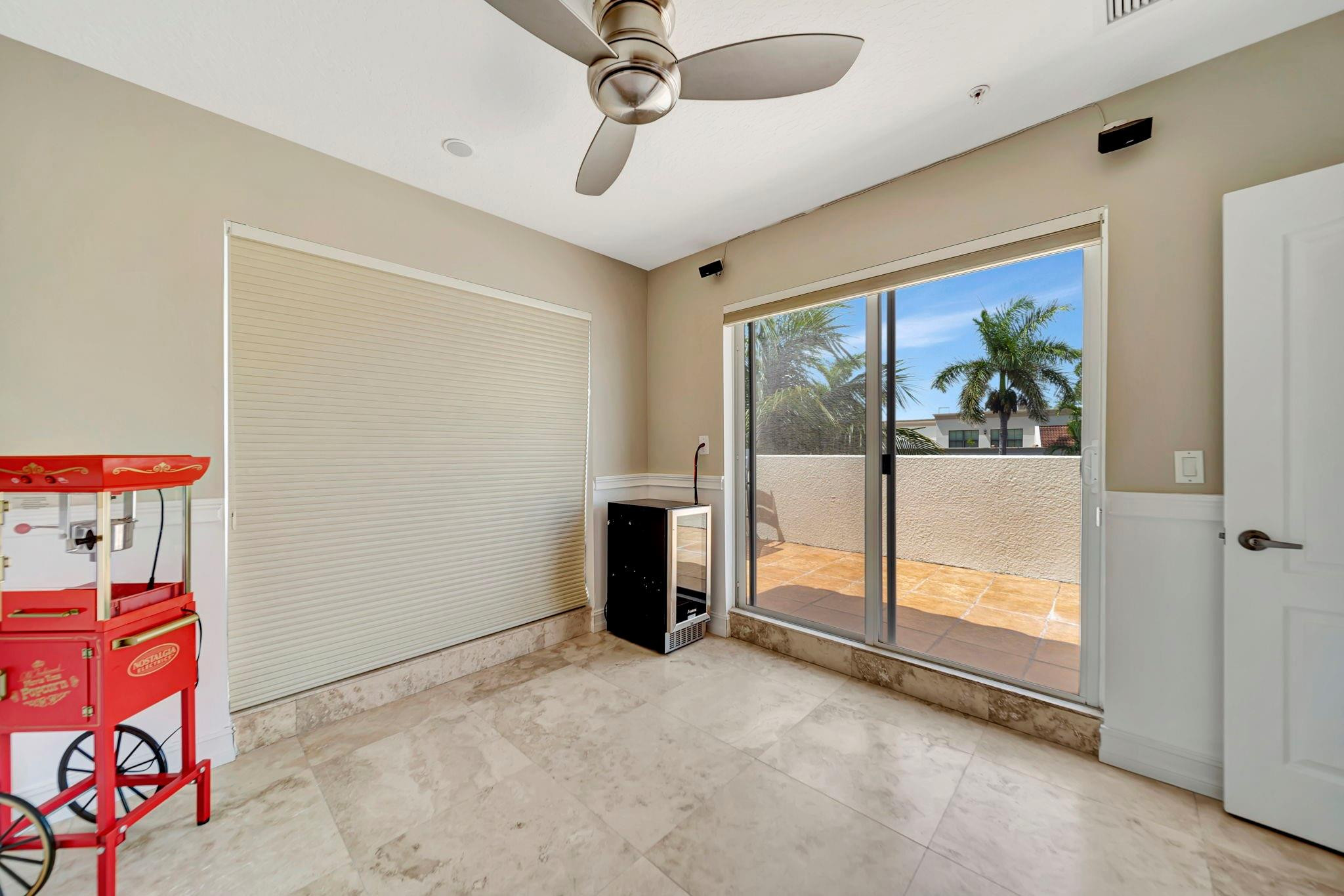 DOCKSIDE AT GRANDEUR - Residential