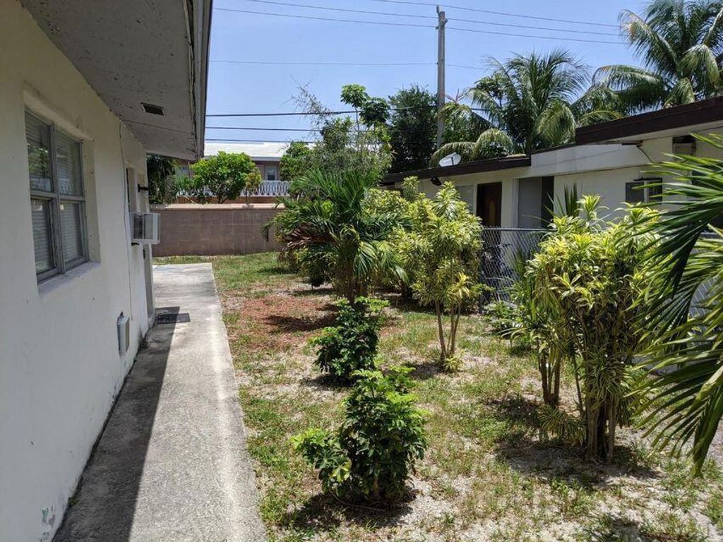 Photo of 289 NE 15th Terrace #3, Boca Raton, FL 33432 (MLS # B26027071)