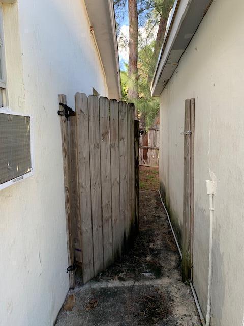 LINCOLN COURT - Residential Lease