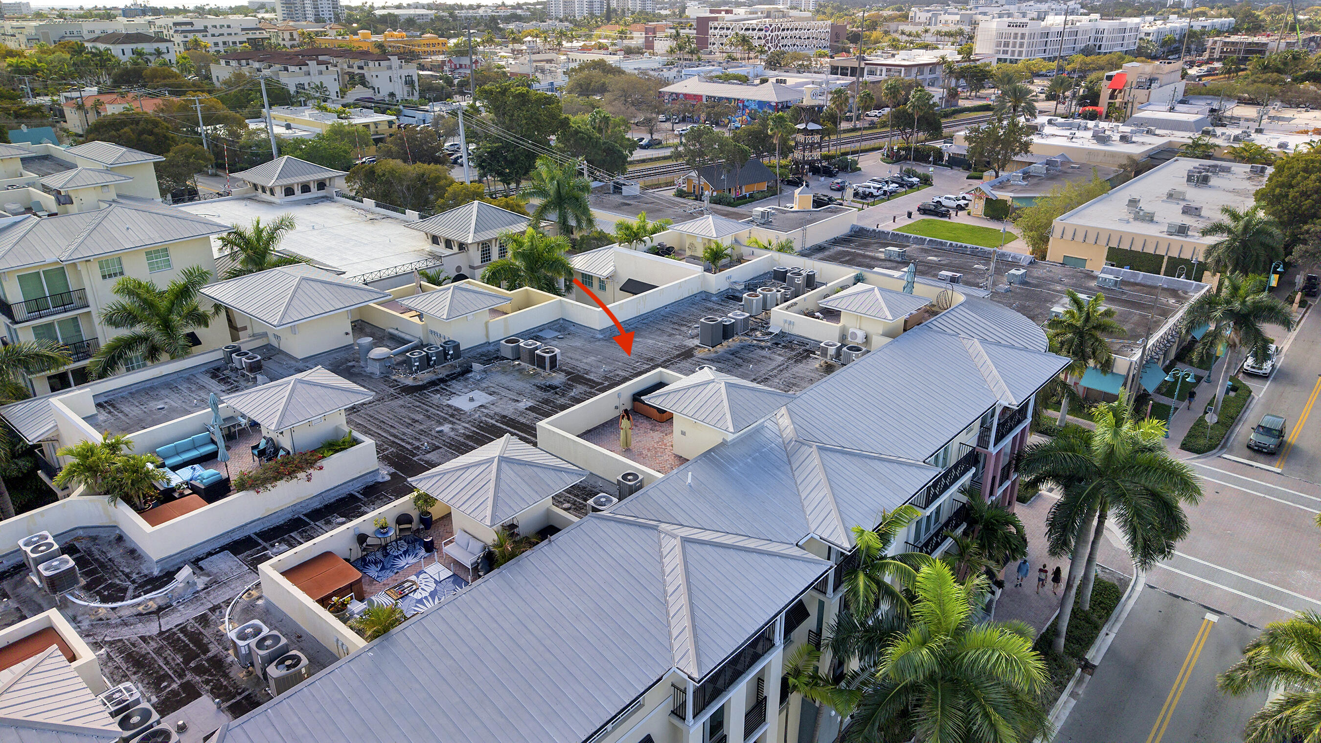 ASTOR CONDO - Residential