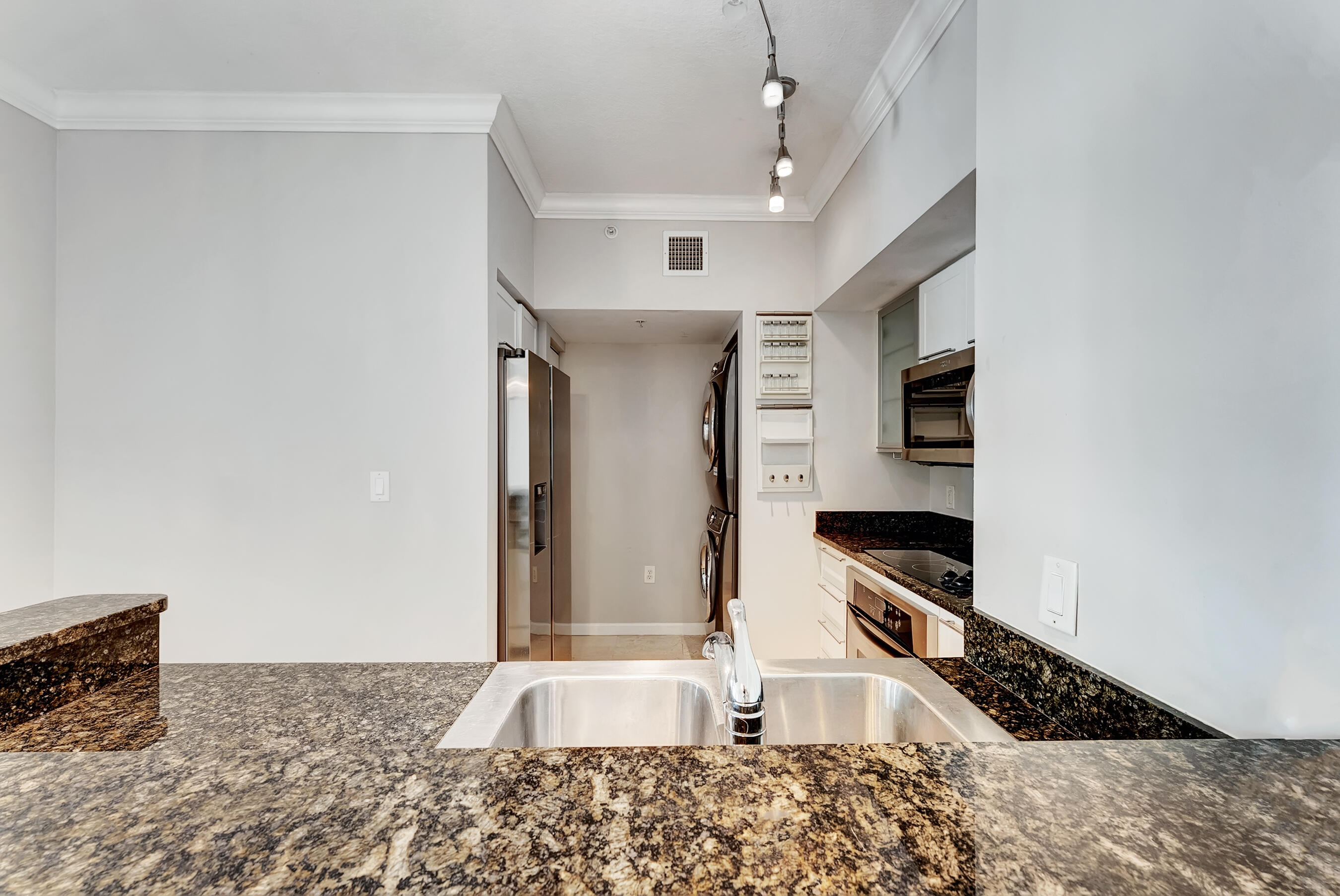 ASTOR CONDO - Residential