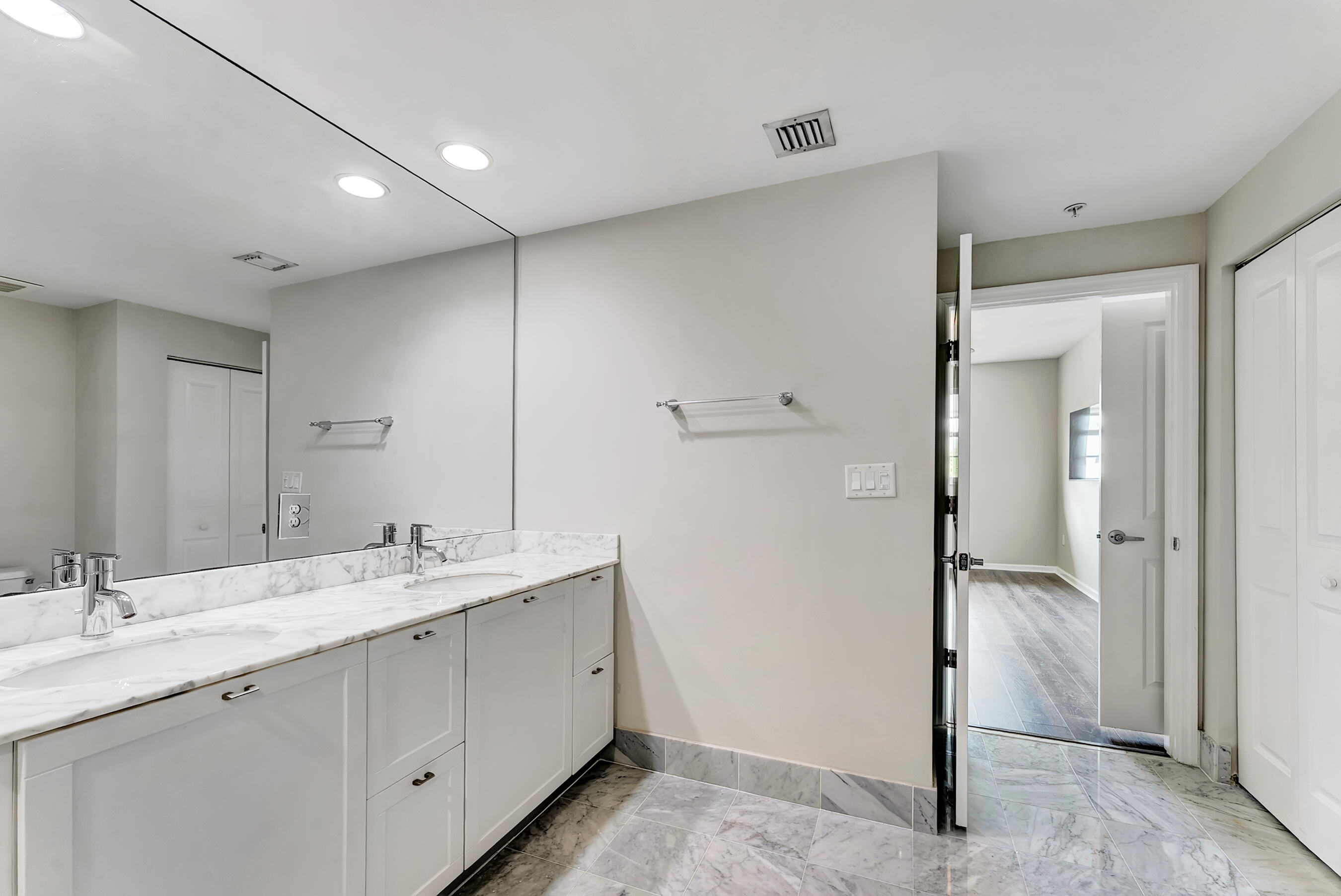 ASTOR CONDO - Residential