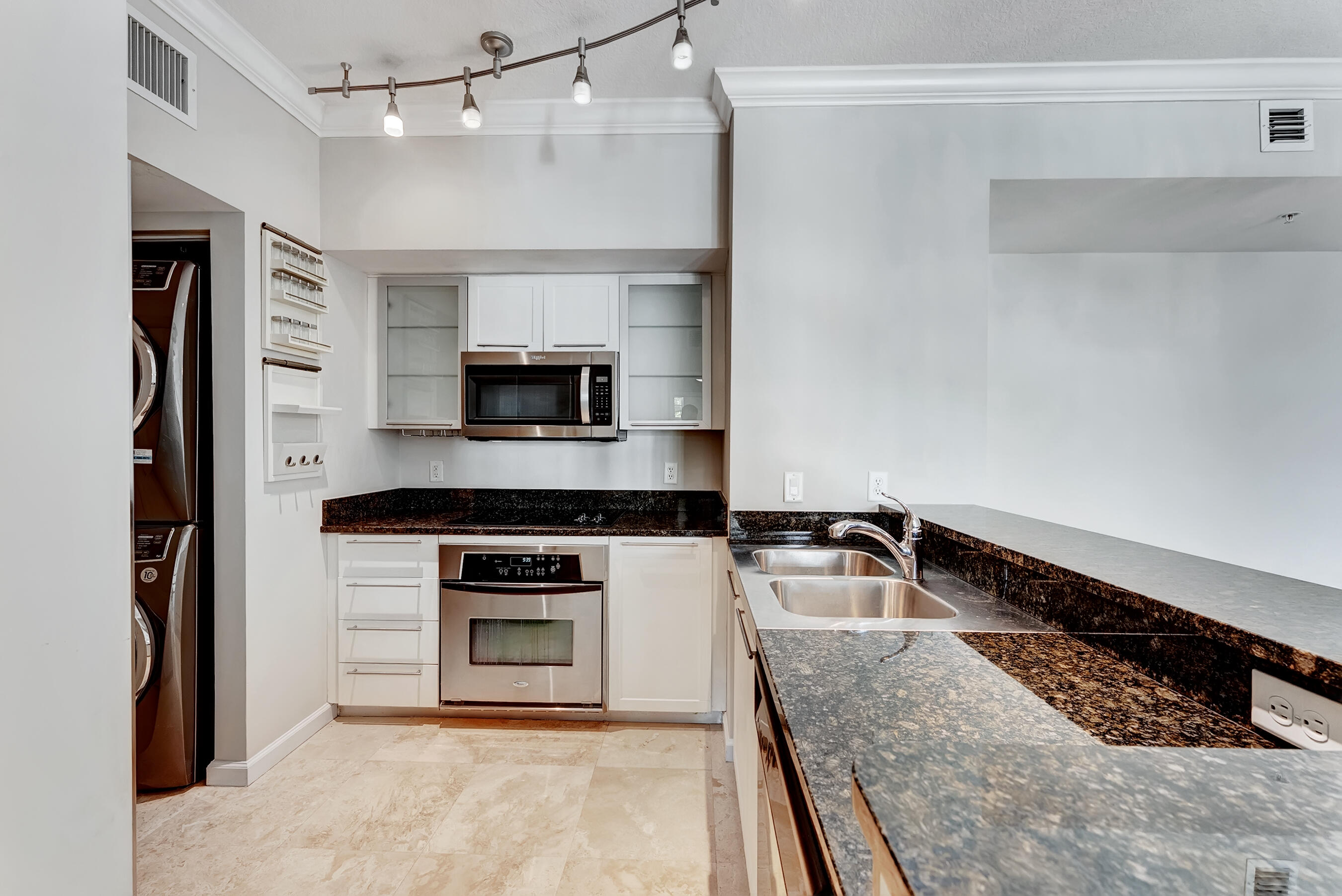 ASTOR CONDO - Residential