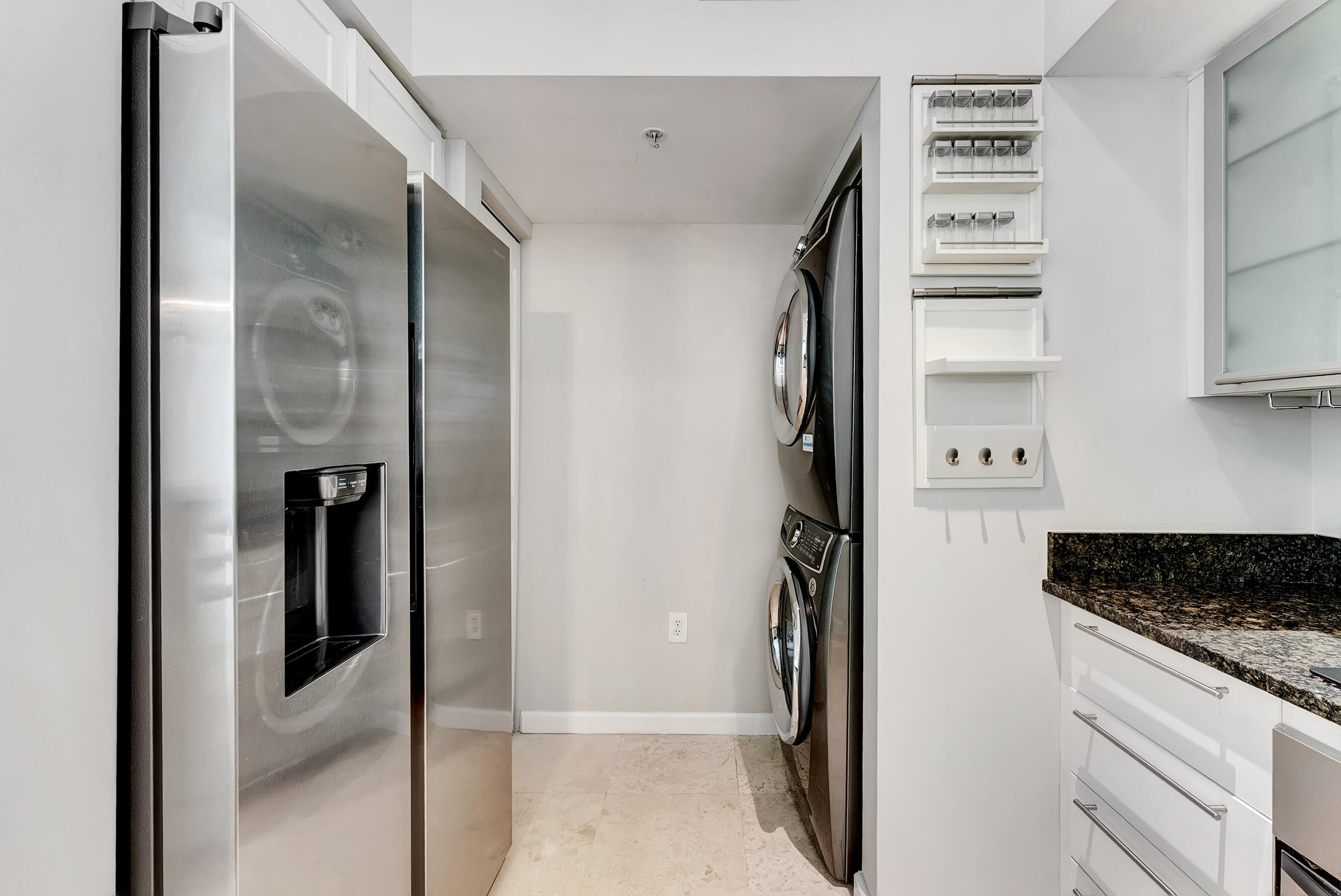 ASTOR CONDO - Residential