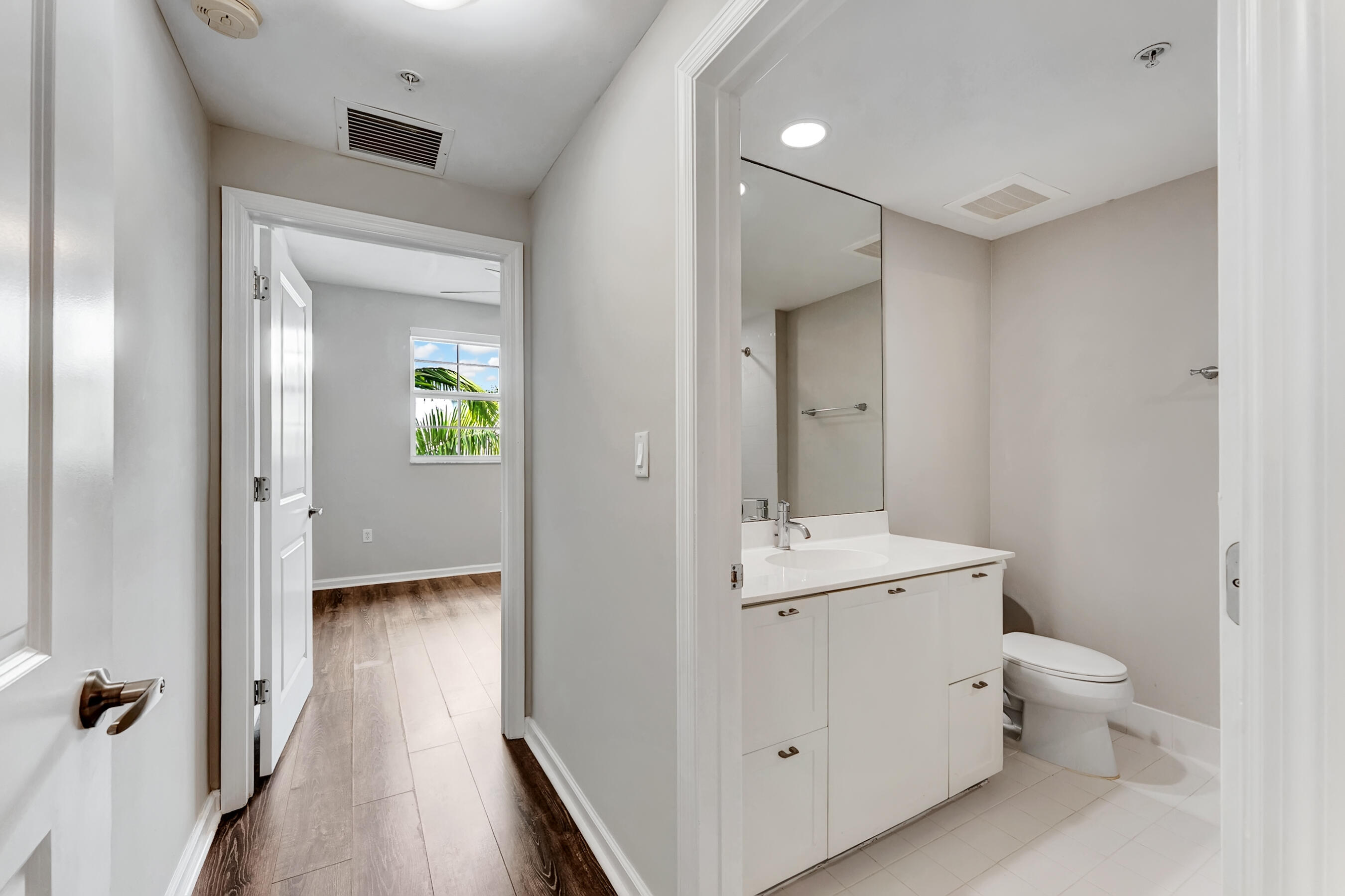 ASTOR CONDO - Residential